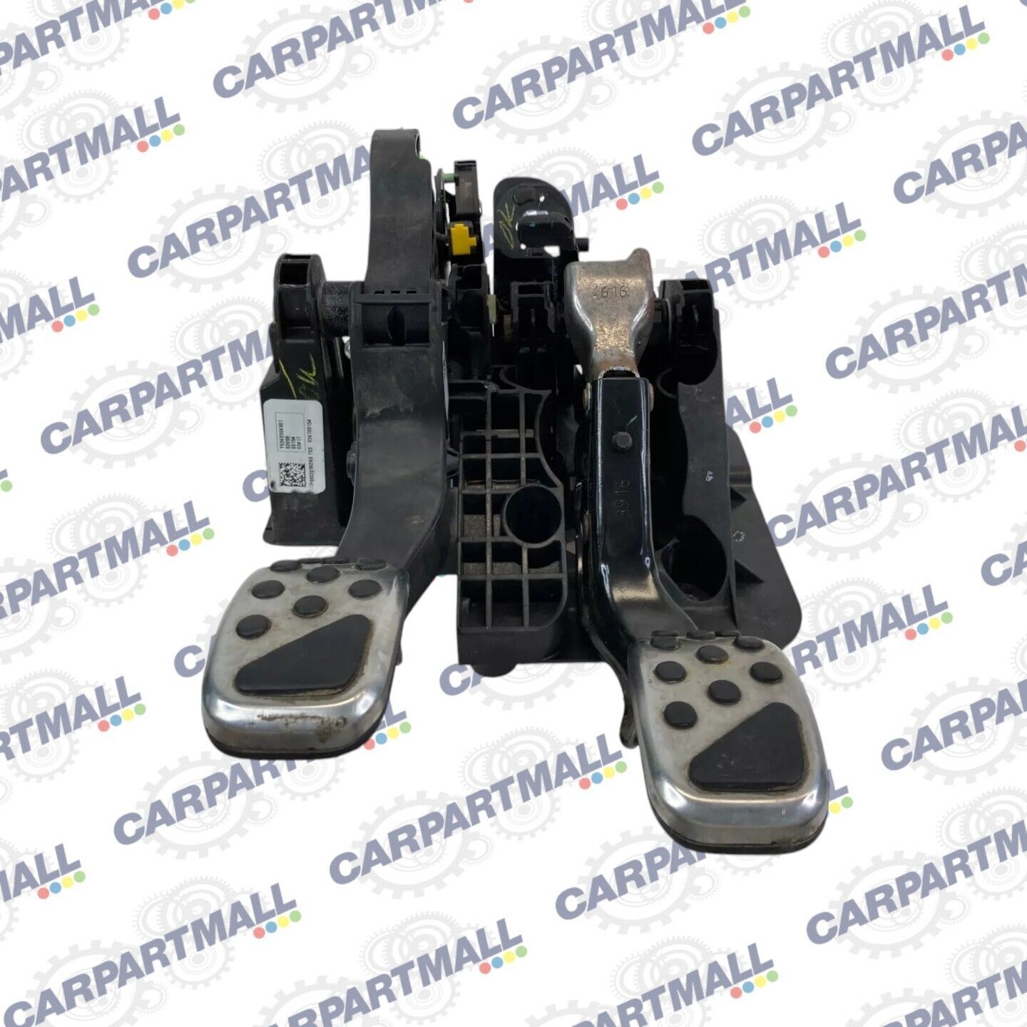 12-19 Fiat 500 1.4L Manual Brake Stop & Clutch Foot Pedal Assembly P68324962AB