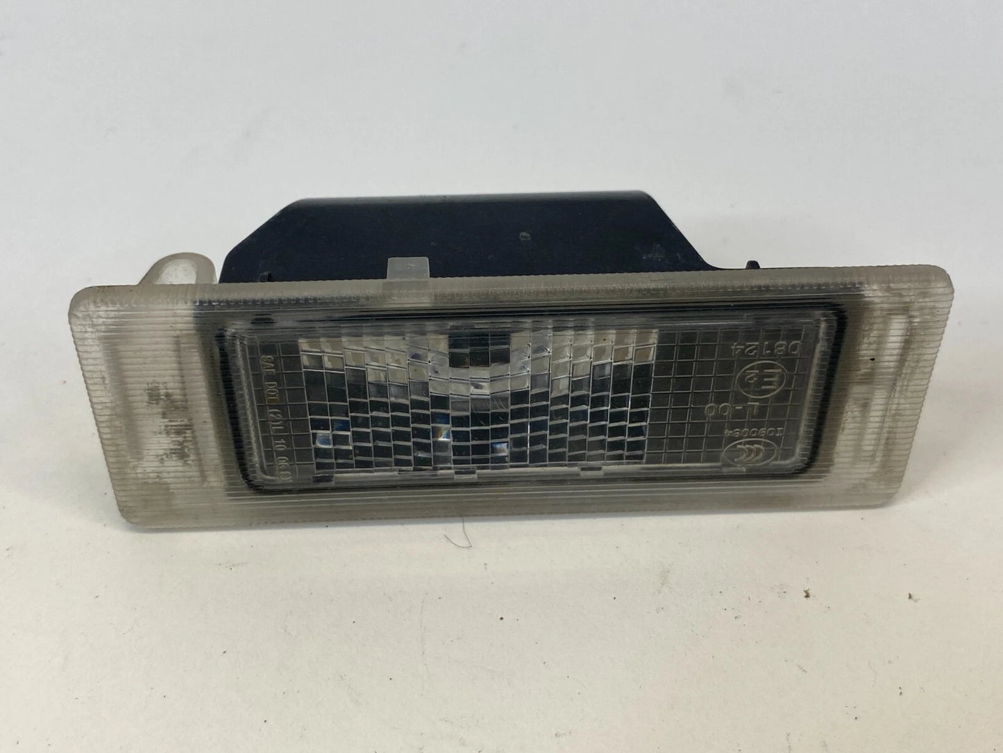 2012-2020 CHEVROLET SONIC REAR LICENSE PLATE LIGHT LAMP 1350217 OEM