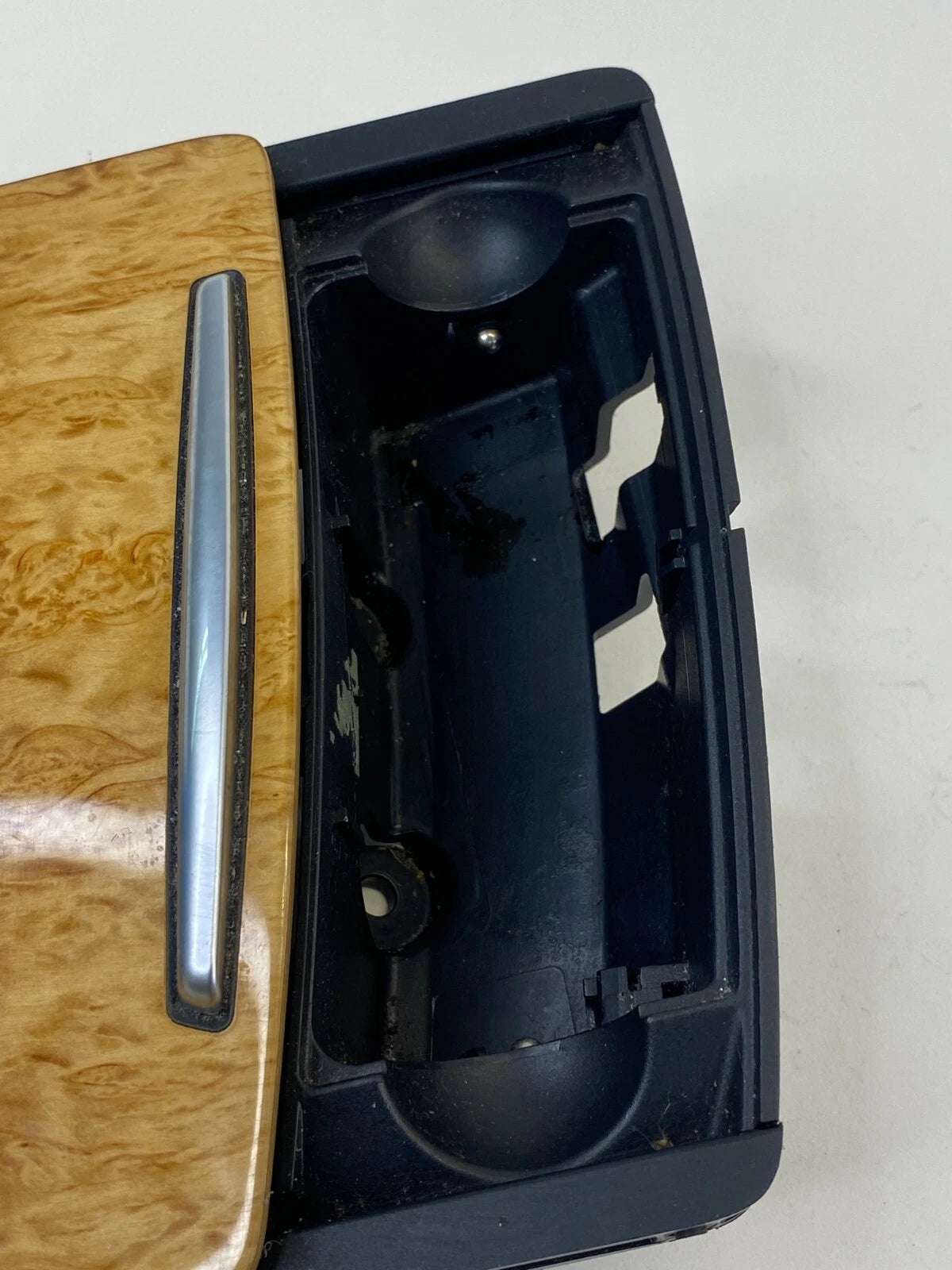 2005-2011 AUDI A6 QUATTRO FRONT CENTER CONSOLE ASHTRAY ASSEMBLY 4F1-857-951-C