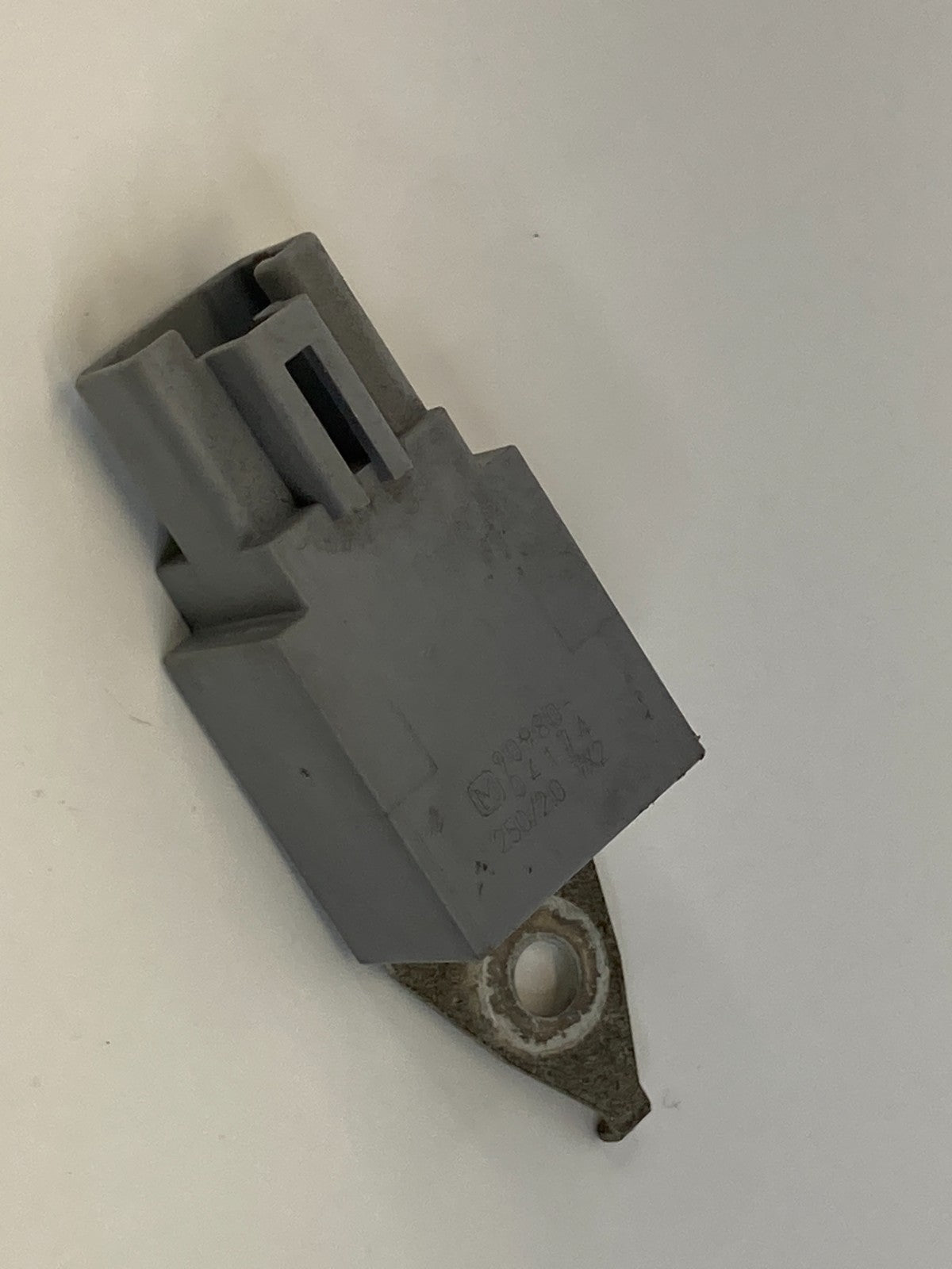 04-09 Toyota Prius Rear Trunk Liftgate Condenser Control Module Unit 90980-04174