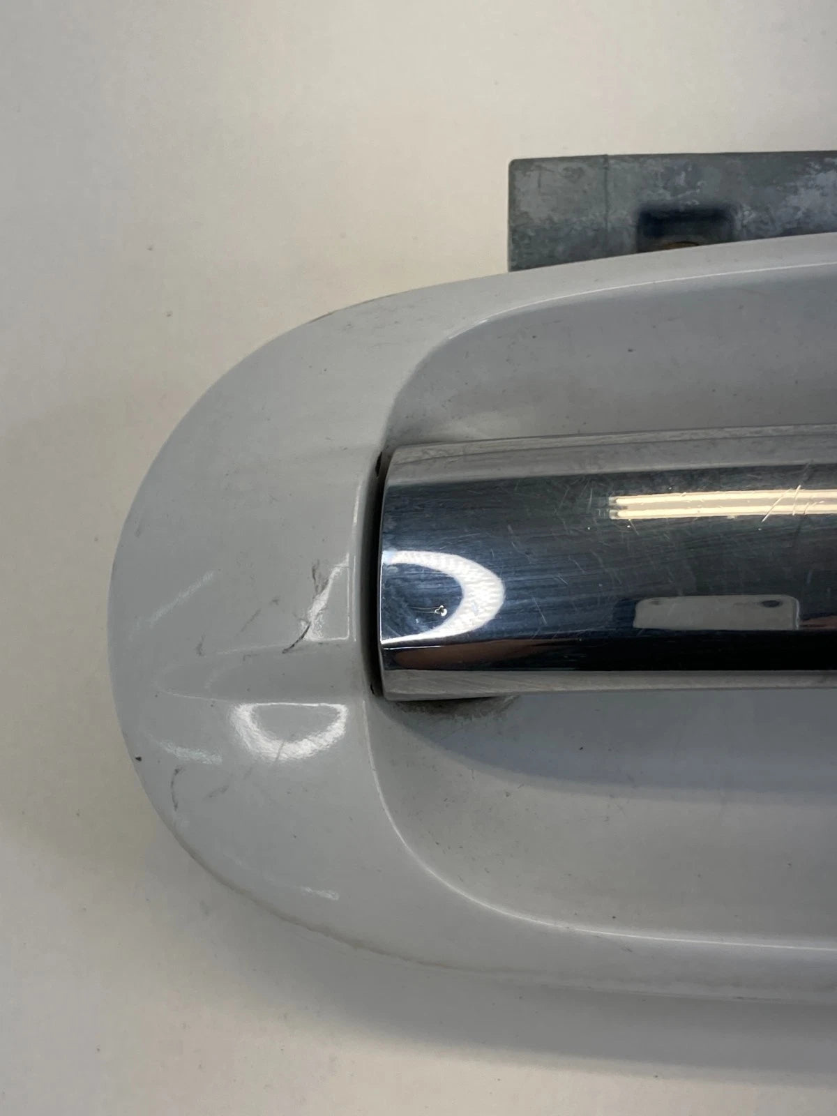 2003 2004 LINCOLN NAVIGATOR REAR LEFT SIDE EXTERIOR DOOR HANDLE 2L14-7826601
