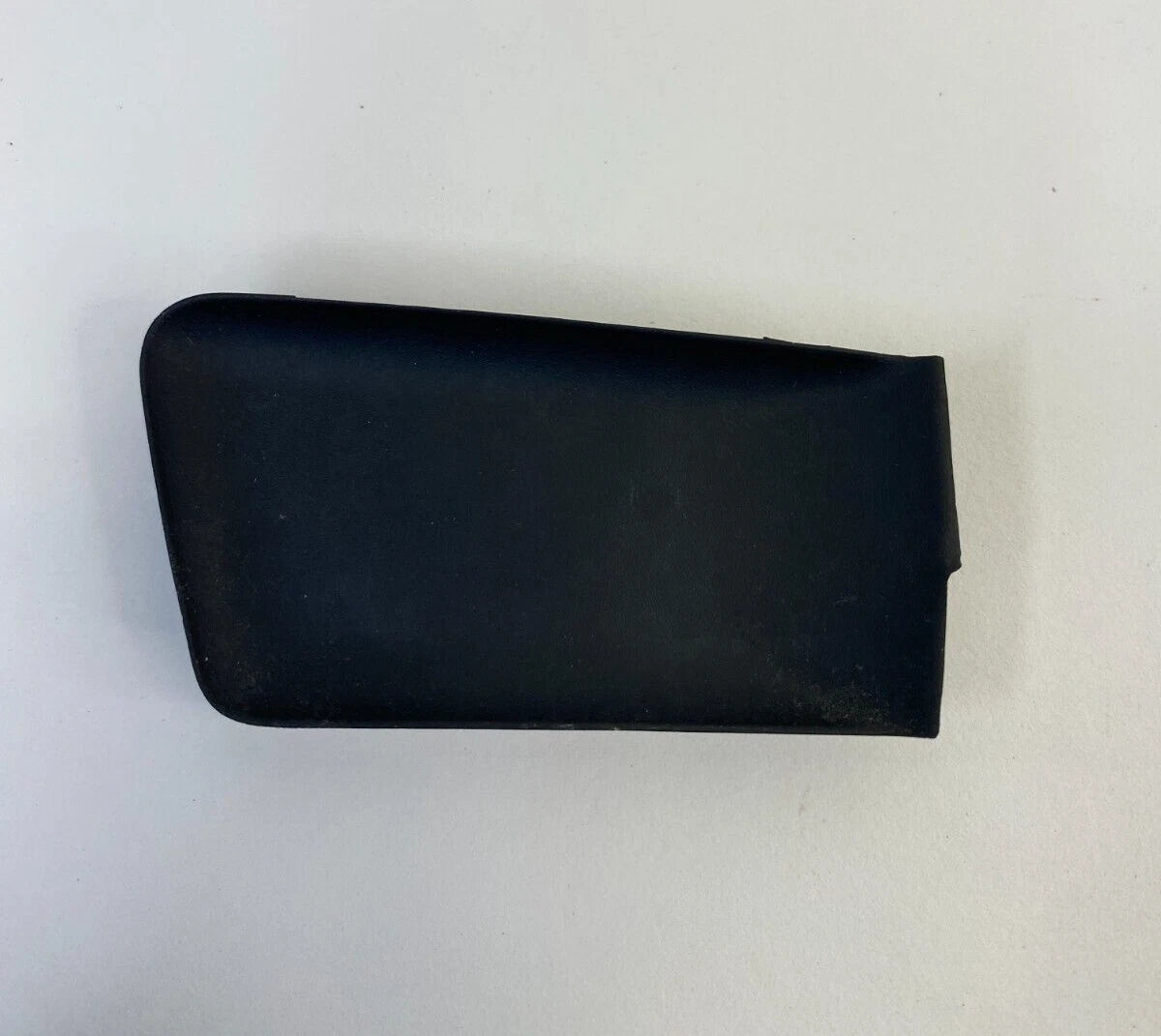 11-14 HYUNDAI SONATA FRONT RIGHT INNER DOOR HANDLE SCREW CAP COVER 826293S000