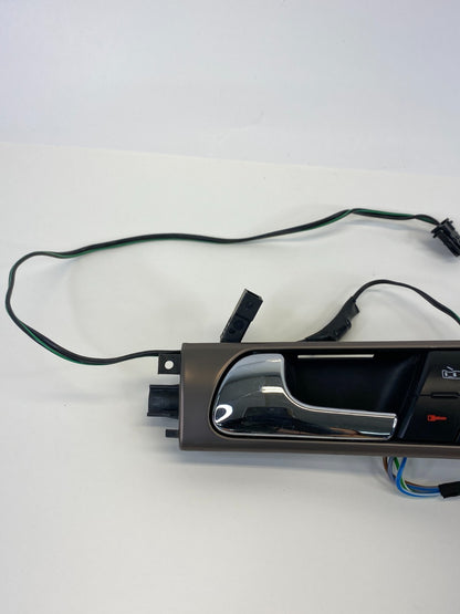 98-01 Audi A6 Quattro Front Left Side Interior Door Handle W/ Tweeter 4B0035399