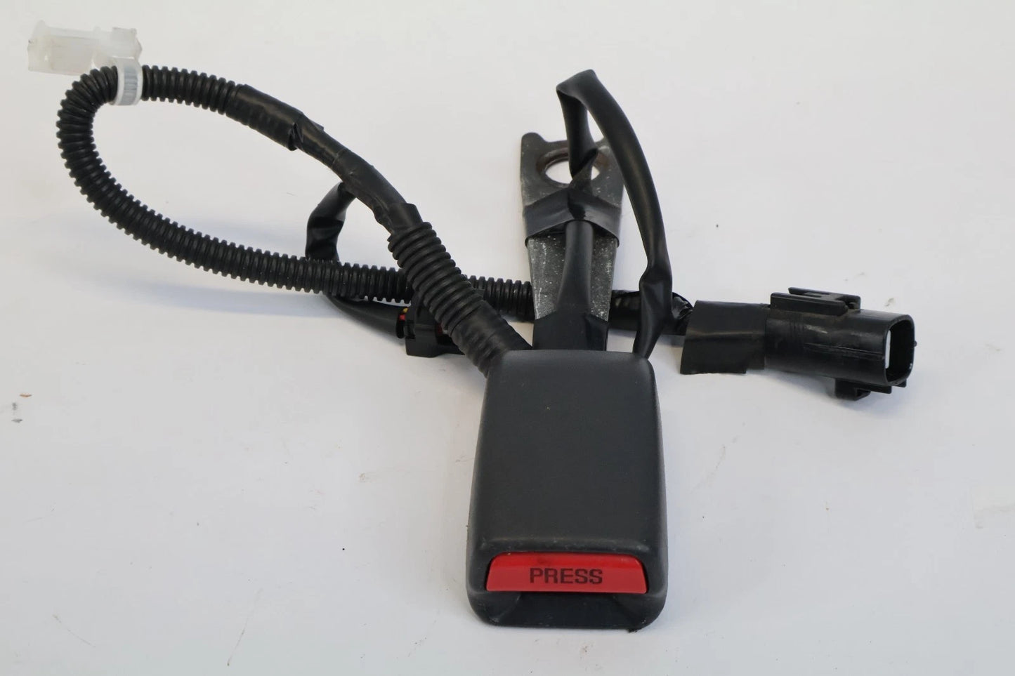 2007-2012 TOYOTA YARIS SEDAN FRONT LEFT DRIVER SEAT BELT BUCKLE OEM