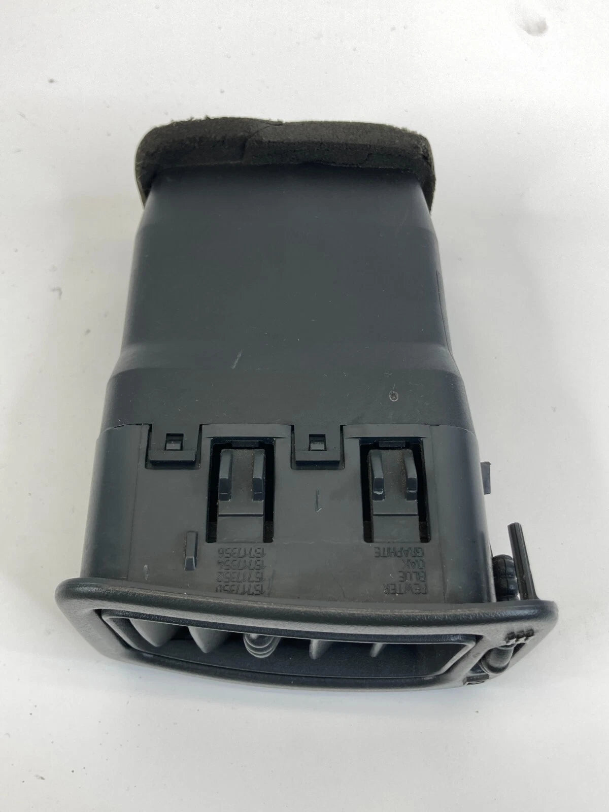 99-06 CHEVROLET SILVERADO 1500 FRONT DASH RIGHT AC AIR VENT DUCT GRILL 15717350