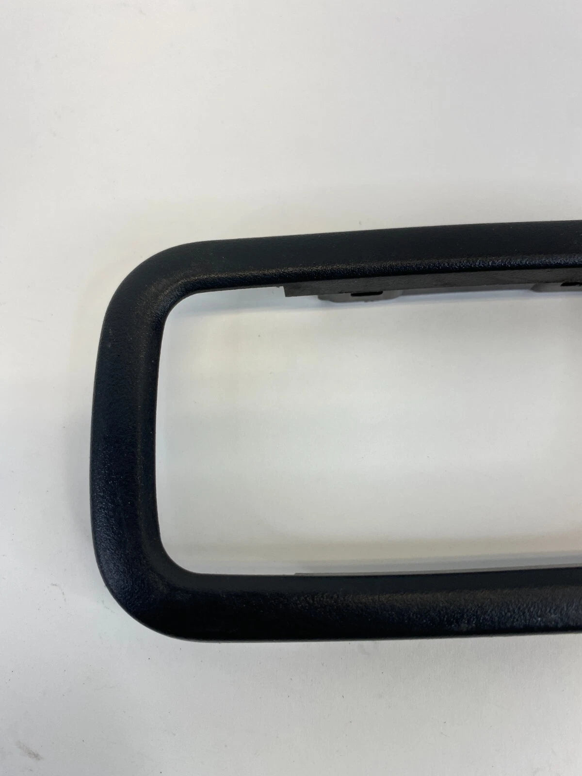 2001-2004 NISSAN PATHFINDER LEFT SIDE INNER DOOR HANDLE BEZEL TRIM COVER ASSY