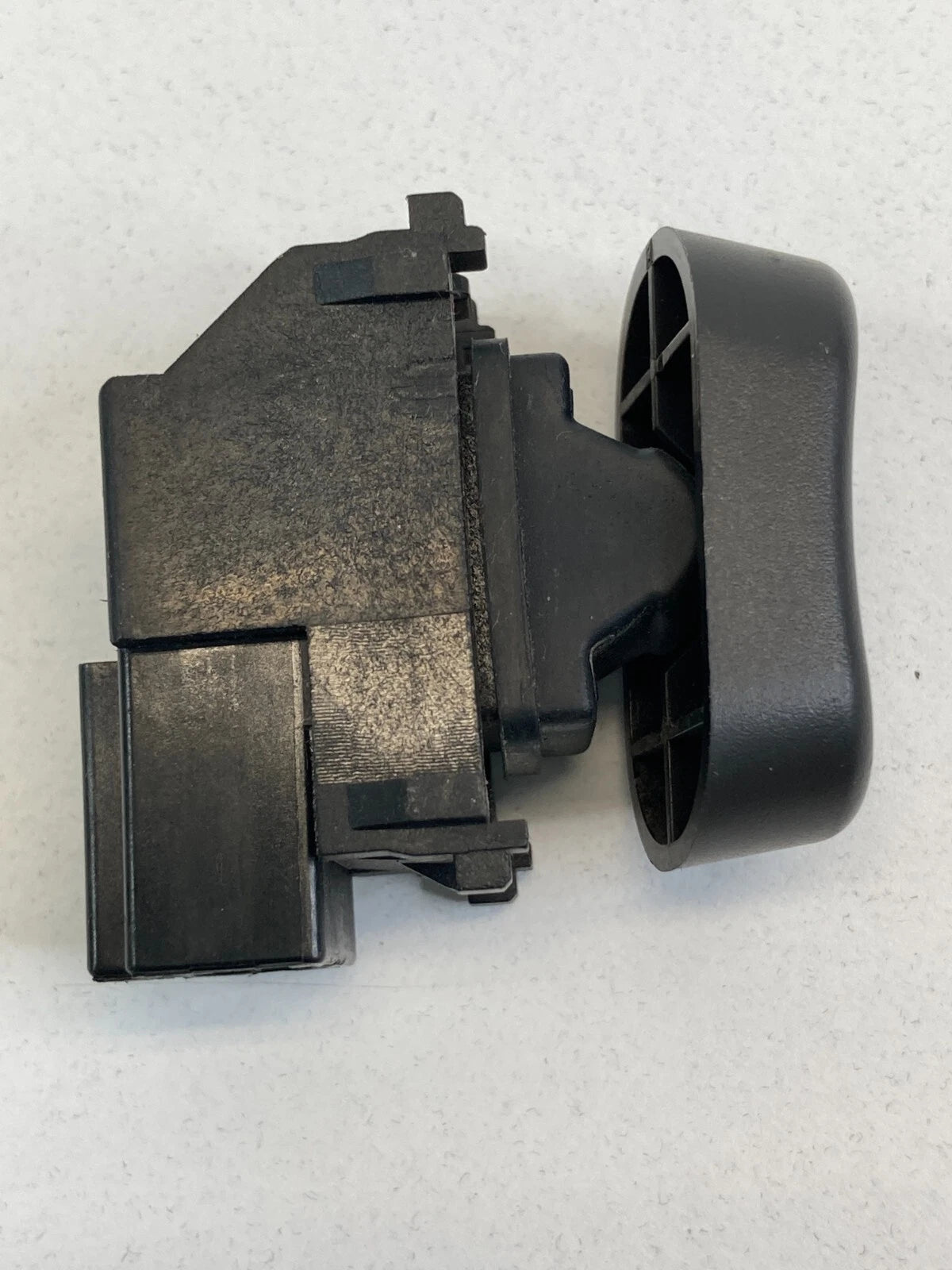 2006-2009 PONTIAC TORRENT FRONT RIGHT PASSENGER SIDE DOOR LOCK CONTROL SWITCH