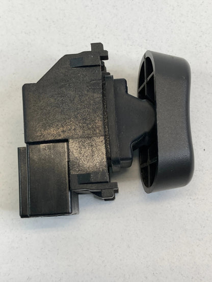 2006-2009 PONTIAC TORRENT FRONT RIGHT PASSENGER SIDE DOOR LOCK CONTROL SWITCH