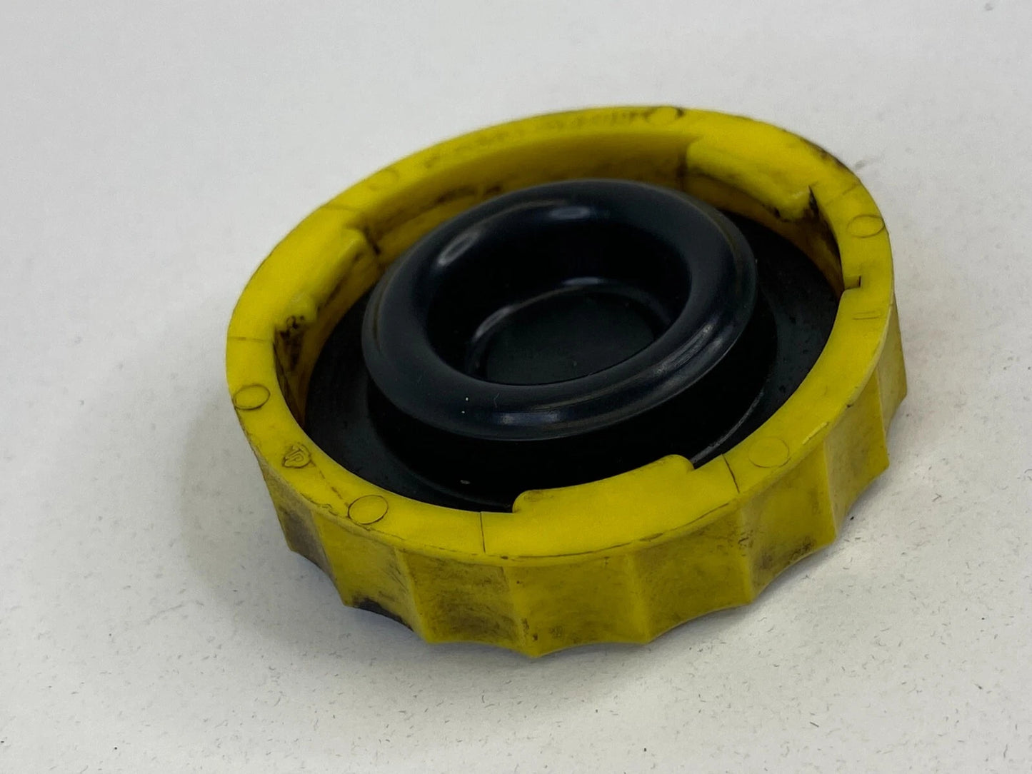 2004-2008 CHRYSLER PACIFICA BRAKE MASTER CYLINDER RESERVOIR FLUID CAP COVER OEM