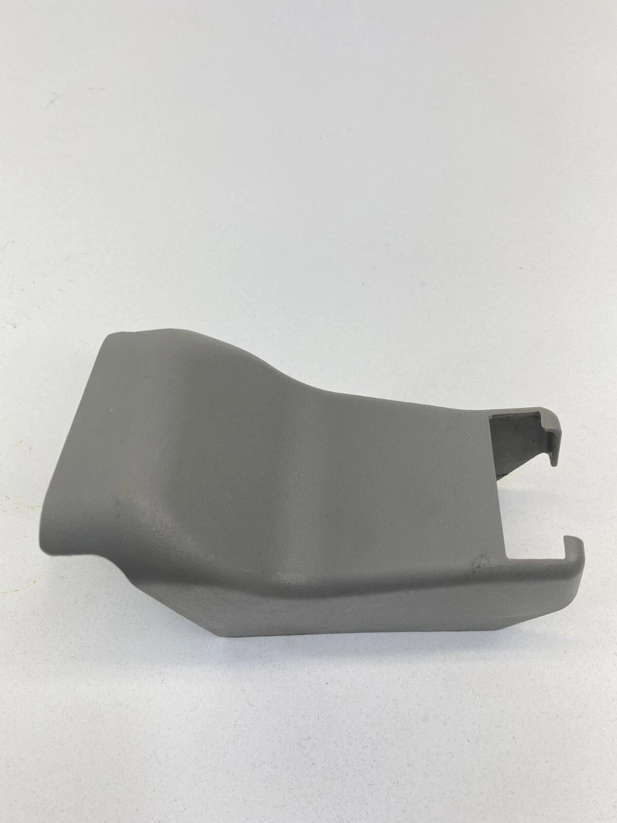 09-13 SUBARU FORESTER LEFT OUTER SEAT TRACK END COVER TRIM CAP 64115SC070 OEM