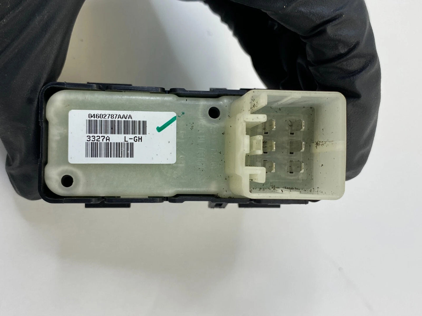 2007-2010 DODGE CHARGER REAR RIGHT SIDE DOOR WINDOW CONTROL SWITCH 04602787AA