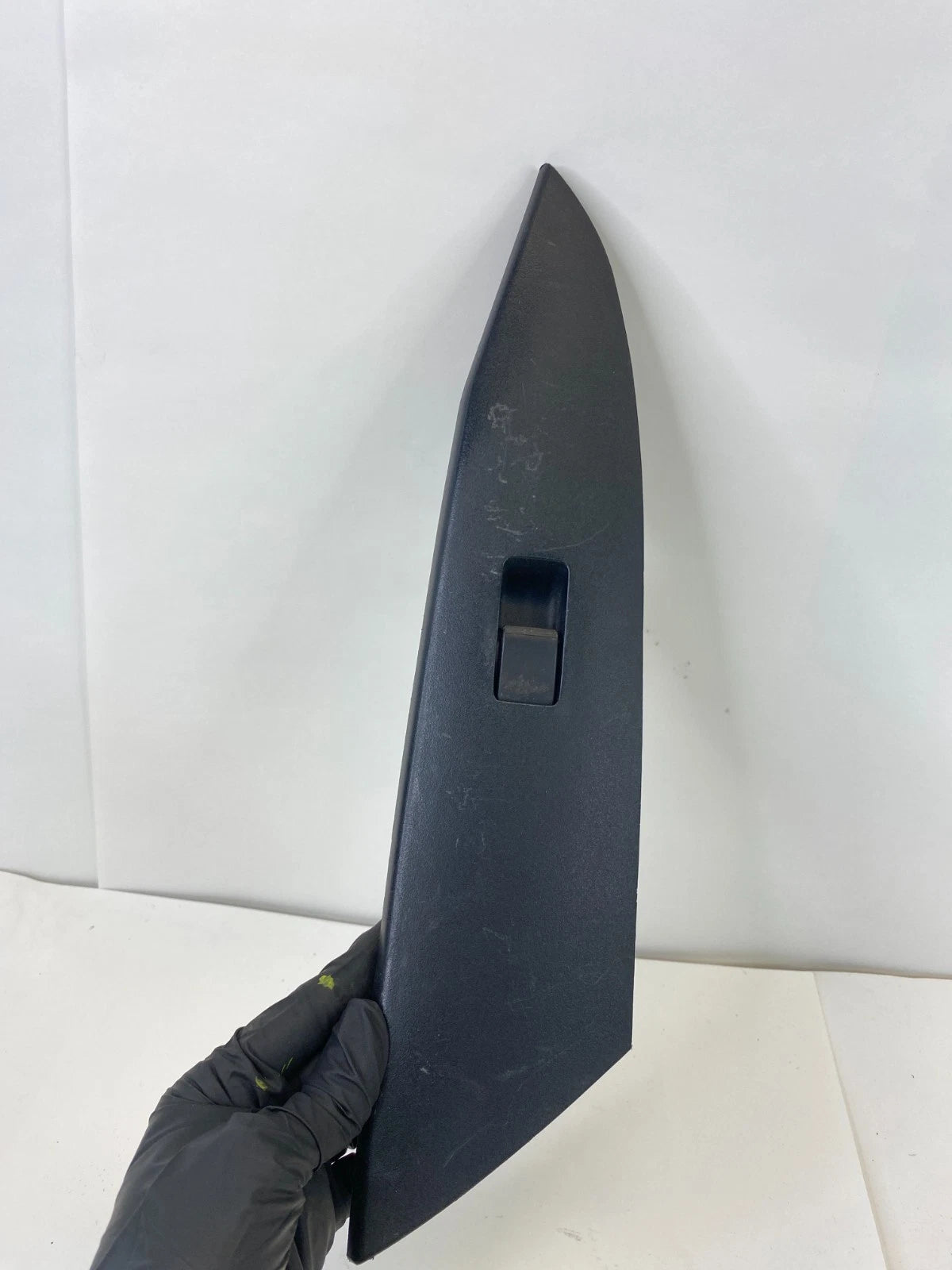 2010-2013 MAZDA3 FRONT RIGHT PASSENGER SIDE POWER WINDOW CONTROL SWITCH W/ BEZEL