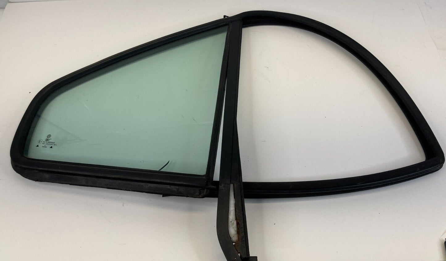 1999-2005 VW Volkswagen Jetta Rear Right Side Quarter Vent Window Glass OEM