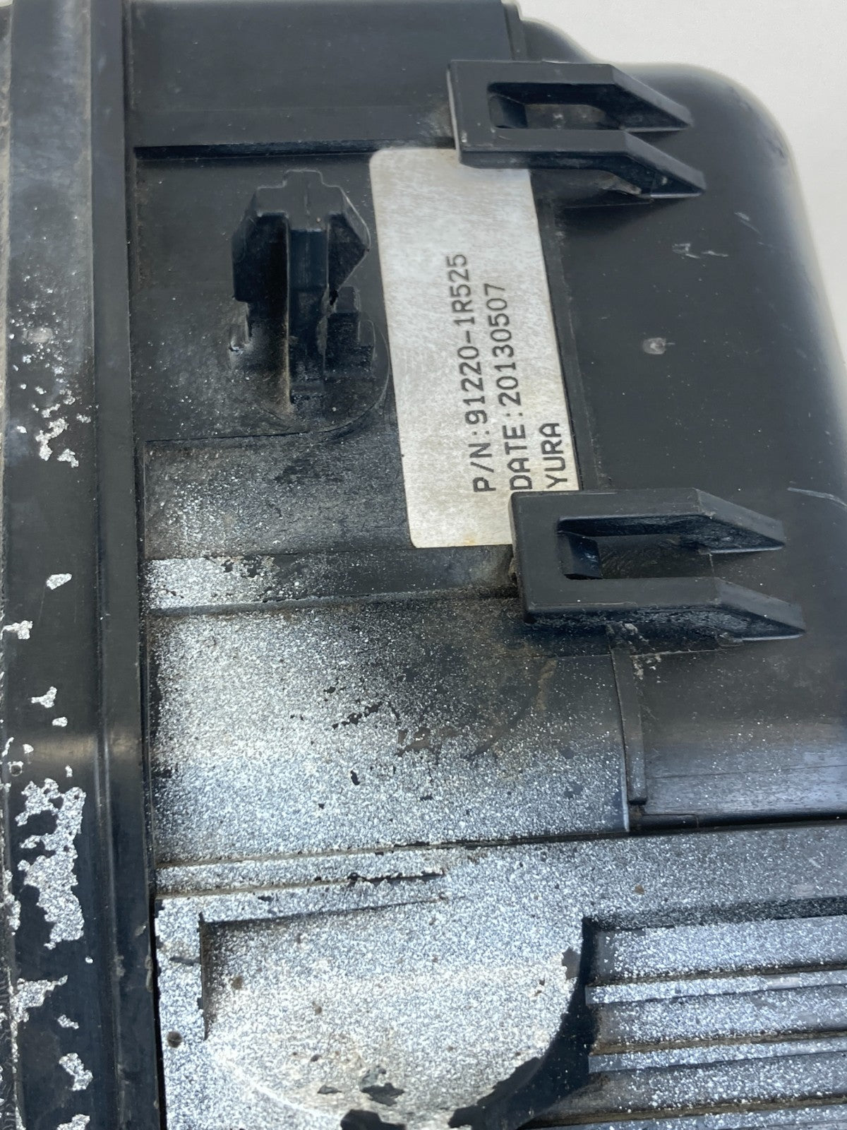 2013 2014 Hyundai Accent 1.6L AT Engine Fuse Relay Box Junction Block 912201R525