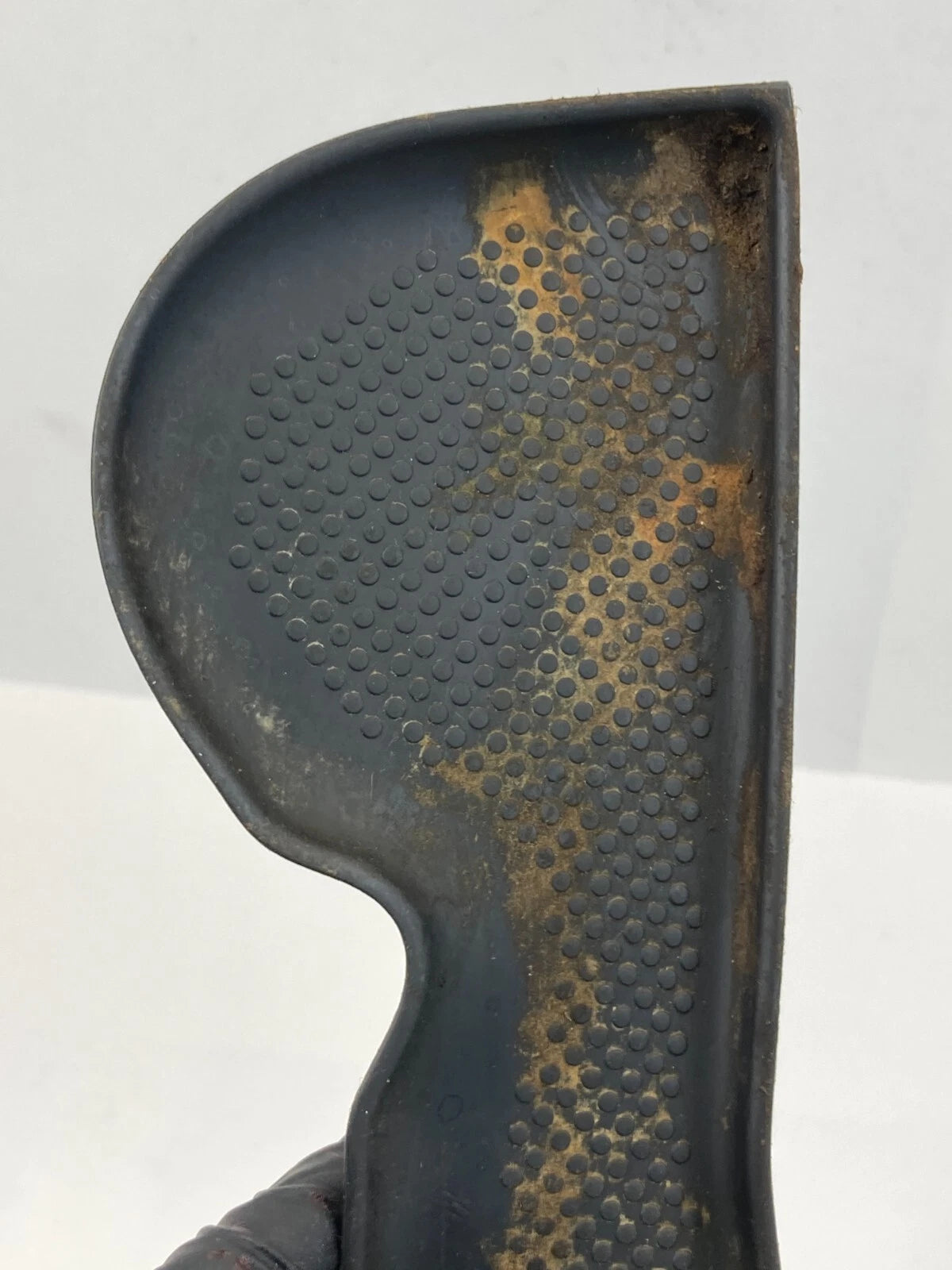 2012-2014 VOLKSWAGEN PASSAT FRONT LEFT SIDE STORAGE RUBBER INSERT MAT 561868133
