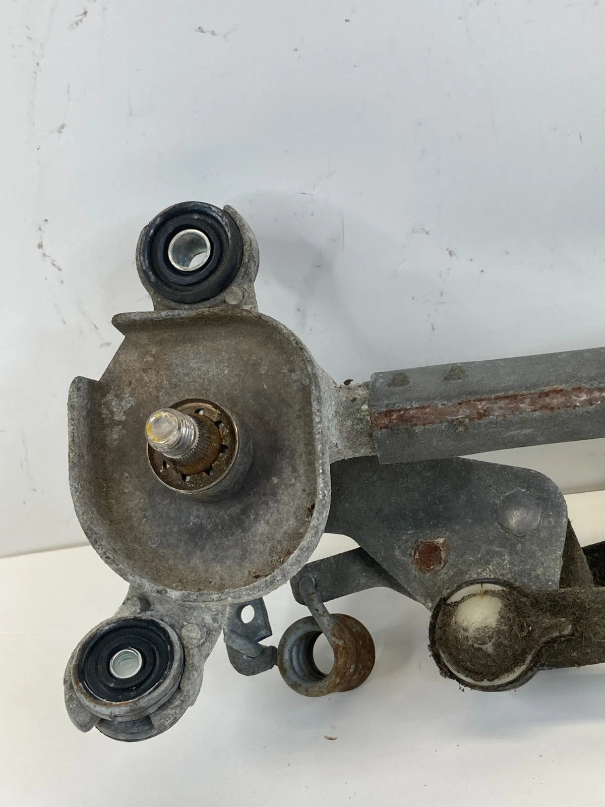 2005-2010 SCION TC FRONT WINDSHIELD WIPER MOTOR W/ TRANSMISSION LINKAGE OEM