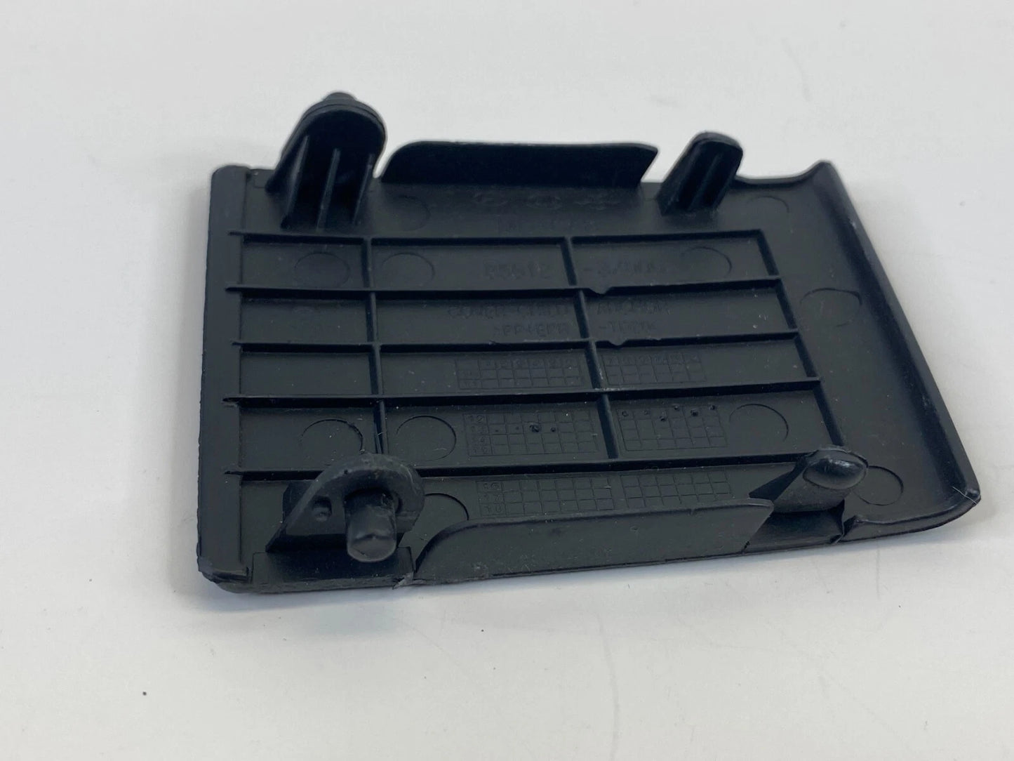 2011-2013 HYUNDAI ELANTRA REAR SEAT ANCHOR CHILD PLATE COVER TRIM 85612-3X000