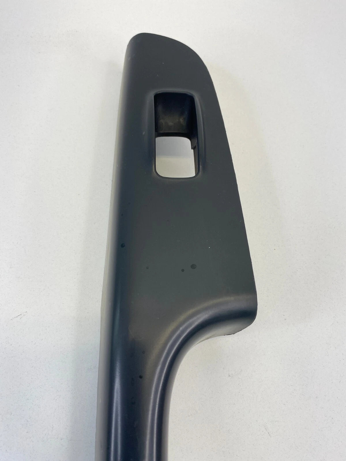 06-11 KIA RIO RIO5 REAR RIGHT PASSENGER DOOR WINDOW SWITCH BEZEL 83720-1G010 OEM