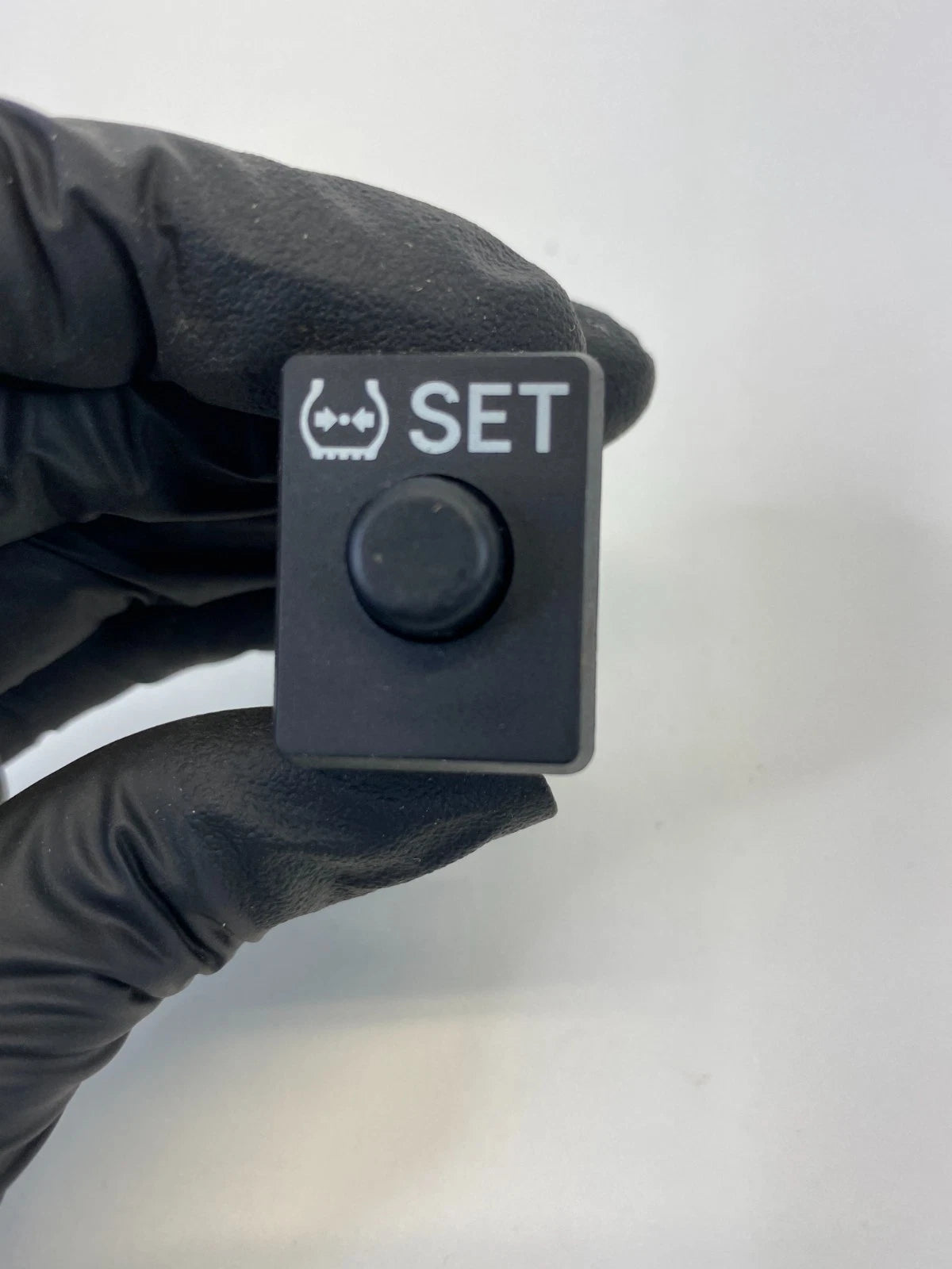 2007-2015 LEXUS RX350 TIRE PRESSURE SET CONTROL BUTTON SWITCH 15A257 OEM