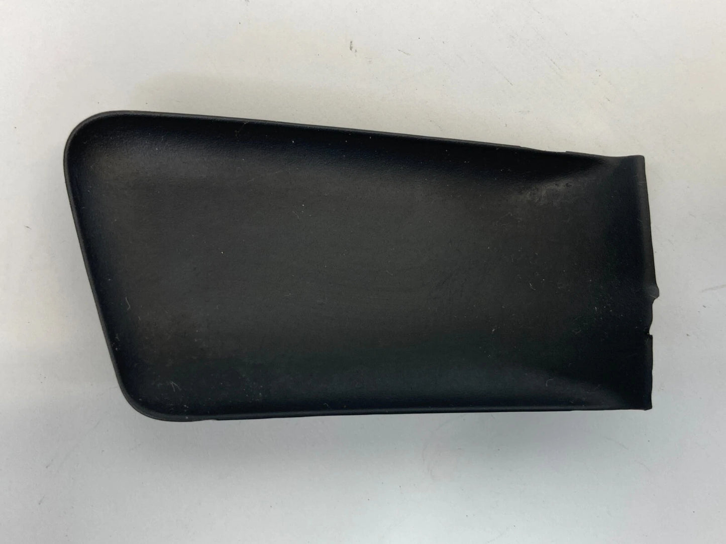 11-14 HYUNDAI SONATA FRONT RIGHT DOOR INNER HANDLE SCREW CAP COVER 82629-3S000
