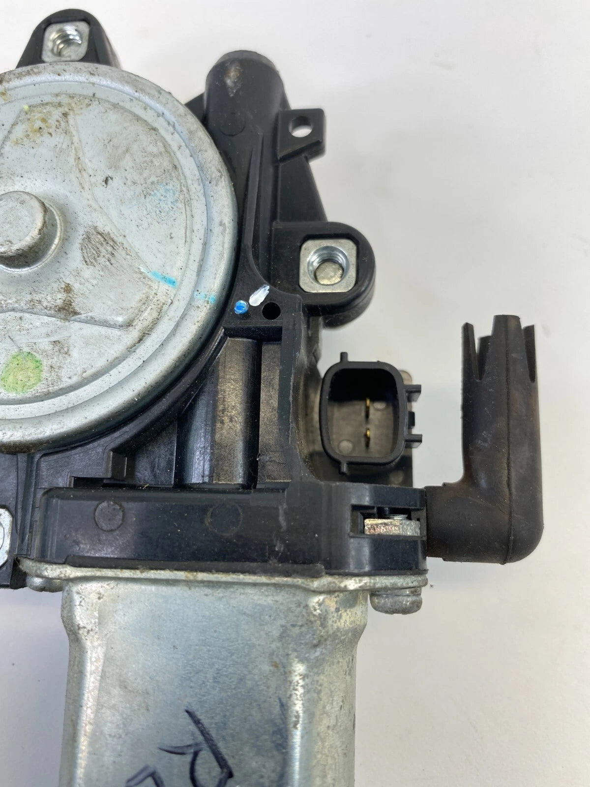 2007 08 09 10 11 2012 NISSAN VERSA REAR LEFT SIDE DOOR WINDOW MOTOR 82731-AX00A