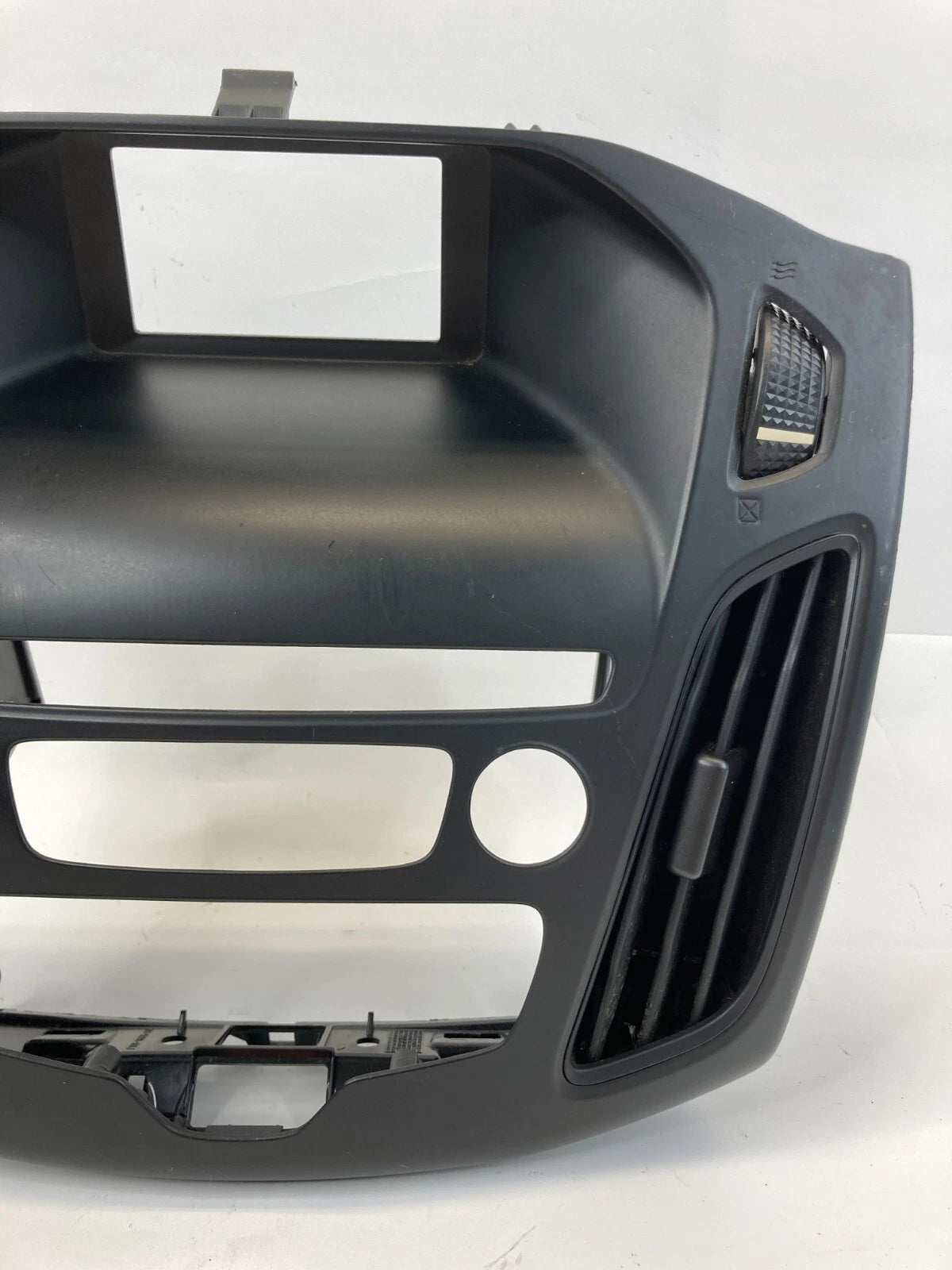 2015-2018 FORD FOCUS CENTER DASH RADIO CONTROL BEZEL TRIM PANEL J1EB-18835-AB3JA