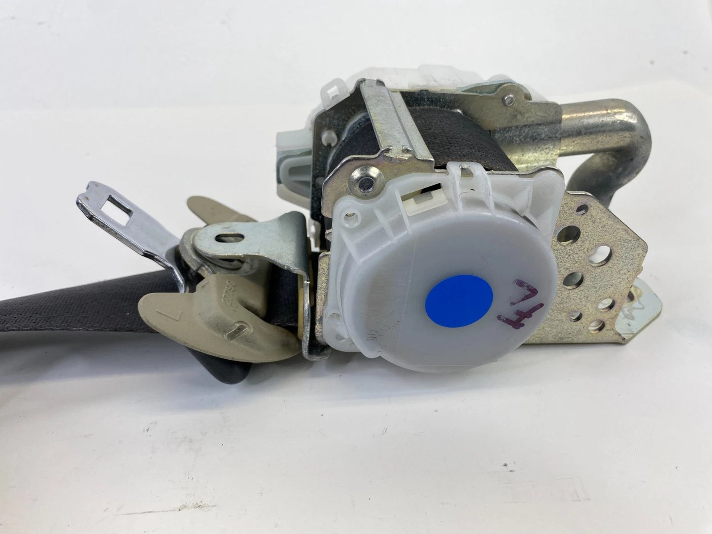 2009-2013 Infiniti G37 Front Left Driver Side Seat Belt Retractor 7Q4590-P OEM