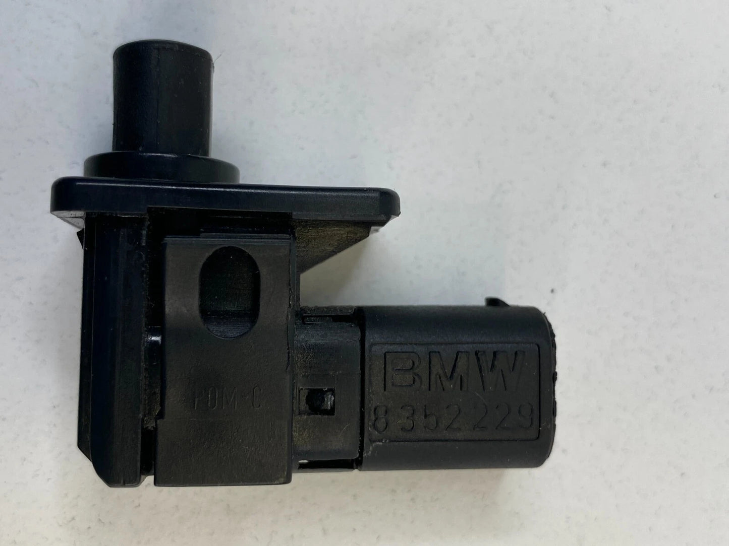 2004 2005 2006 BMW X3 HOOD JAMB AJAR BONNET ALARM SWITCH BUTTON 8352229 OEM