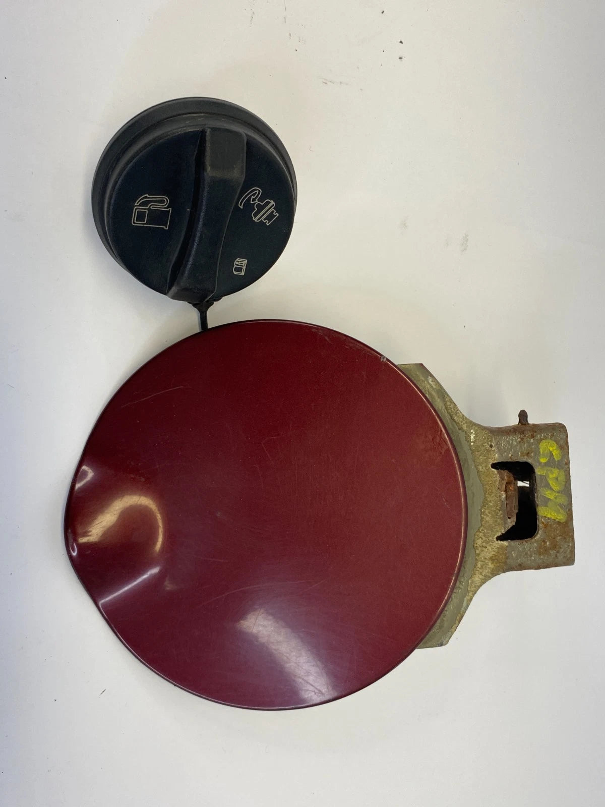 2002-2006 CHEVY TRAILBLAZER EXT FUEL FILLER GAS TANK DOOR LID COVER W/ TANK CAP