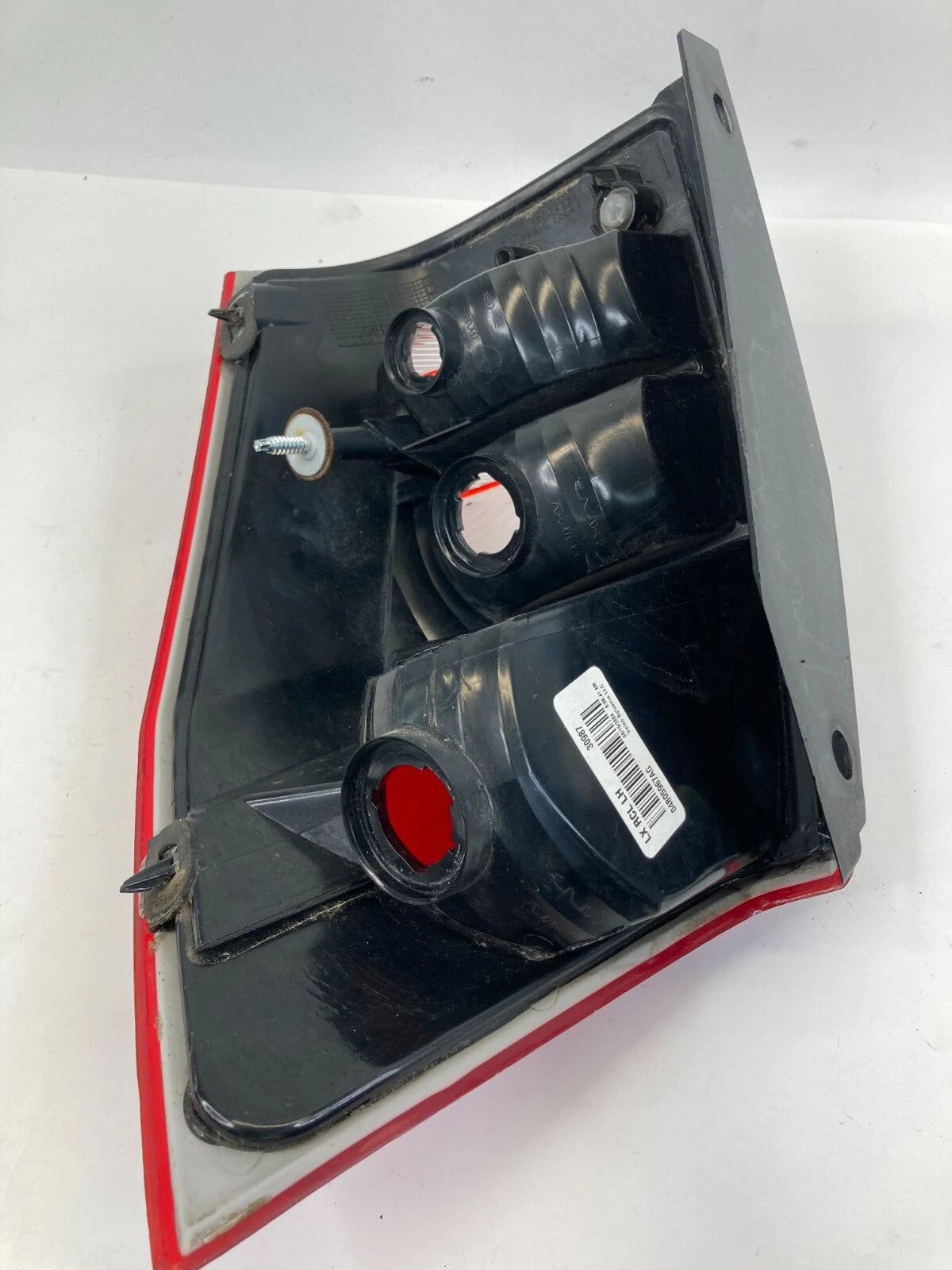 2005 05 DODGE MAGNUM REAR LEFT DRIVER TAIL LIGHT TAILLIGHT LAMP 04805967AG OEM