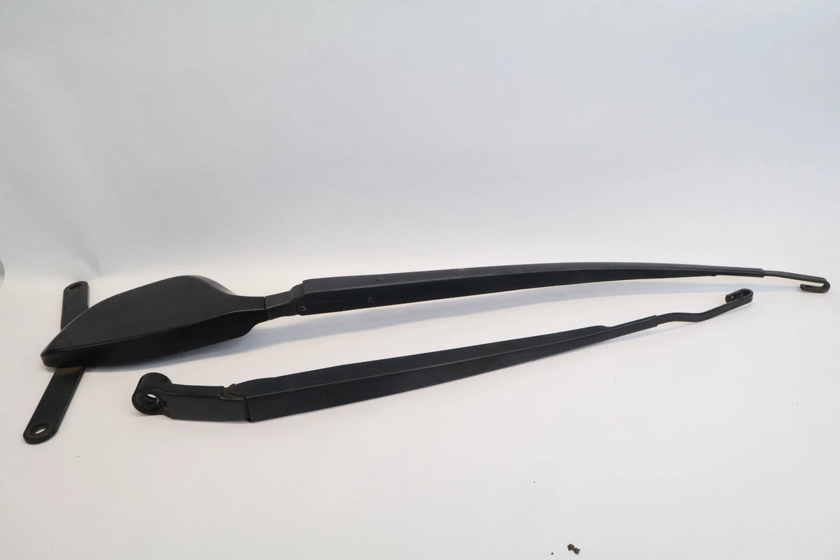2004-2009 TOYOTA PRIUS FRONT LEFT AND RIGHT WINDSHIELD WIPER ARM PAIR SET