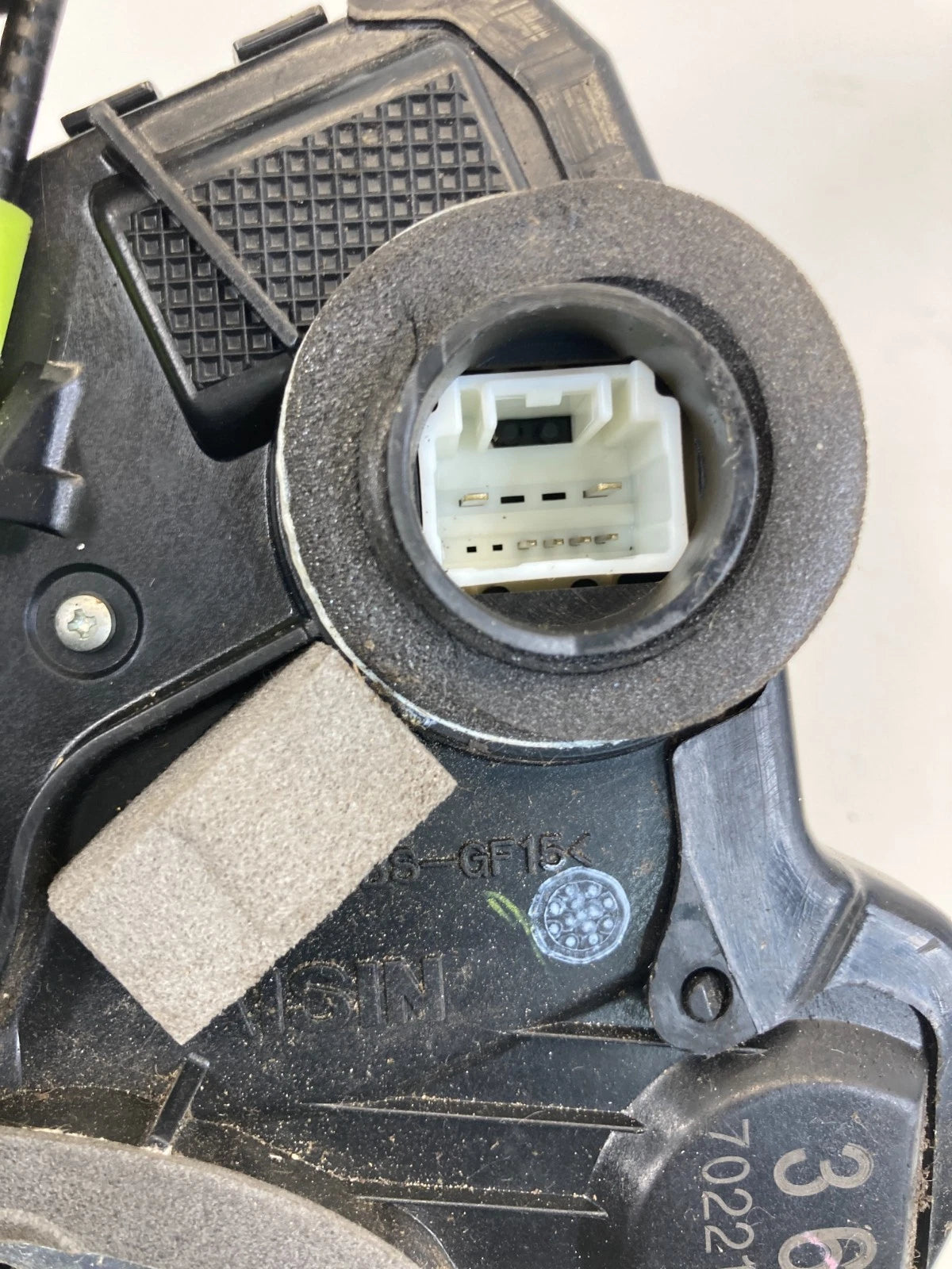 2004-2008 TOYOTA COROLLA FRONT RIGHT DOOR LOCK LATCH ACTUATOR W/O POWER LOCK OEM