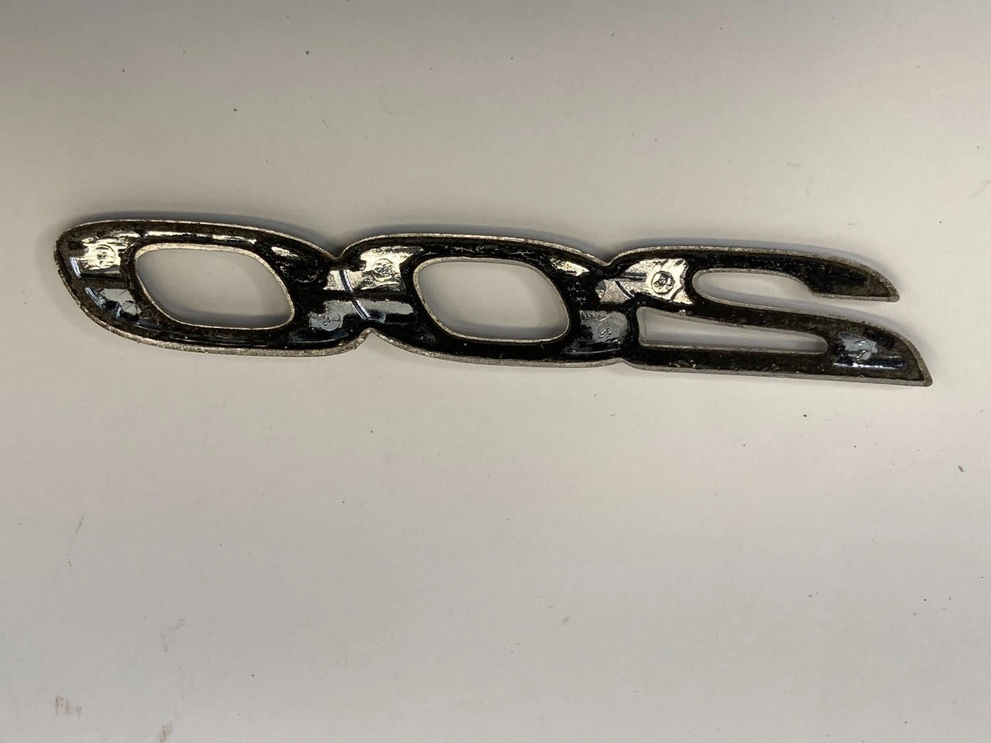 2015-2017 CHRYSLER 200 SEDAN REAR DECK LID EMBLEM NAMEPLATE OEM