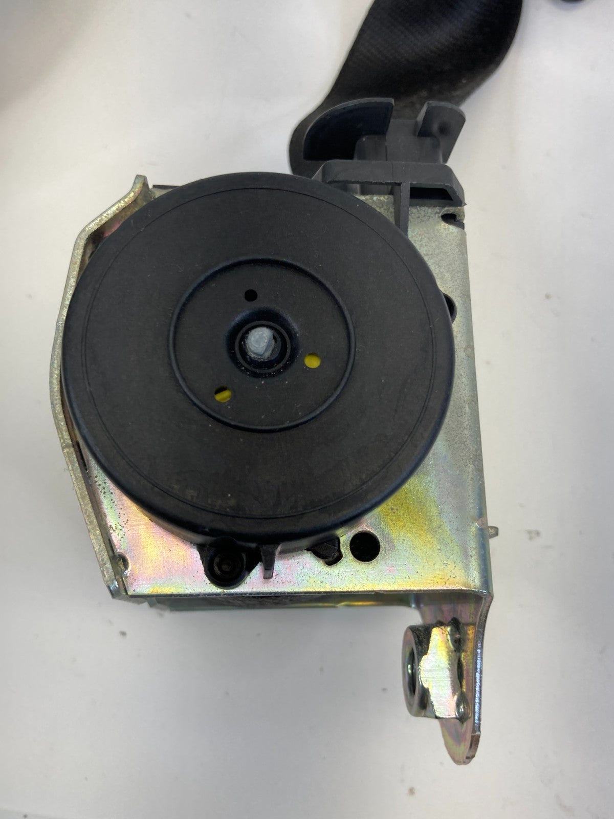 2006 2007 BMW 530xi Sedan Front Right Side Seat Belt Retractor 603404600C OEM