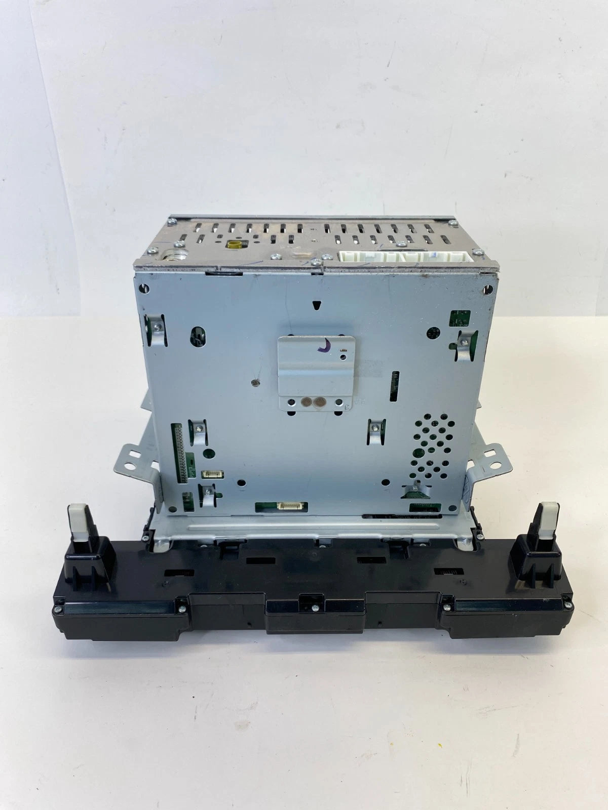 2017 2018 HYUNDAI ELANTRA RADIO AM FM CD PLAYER RECEIVER 96170-F2100-UAT OEM