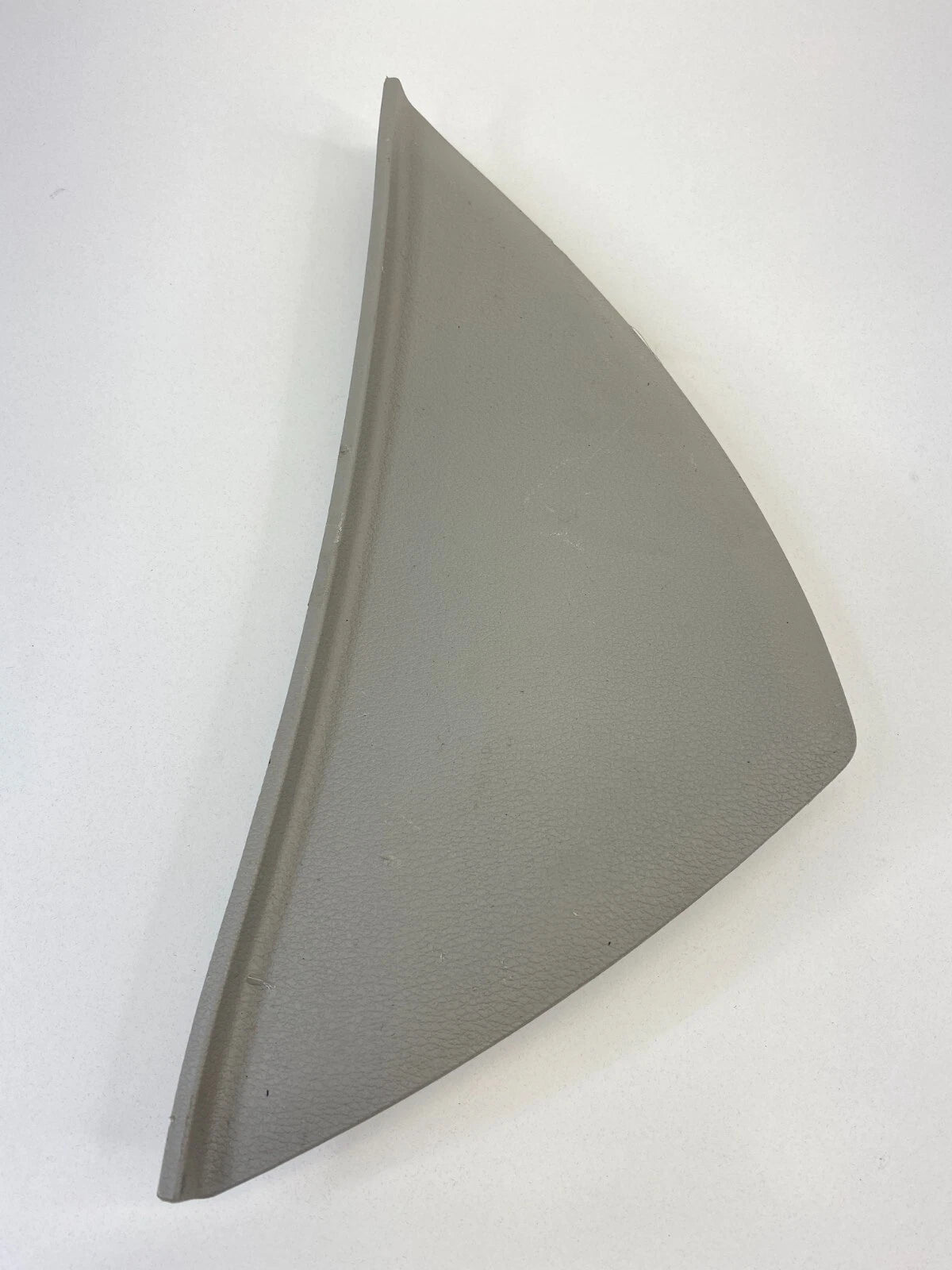 15-17 HYUNDAI SONATA RIGHT PASSENGER SIDE DASH END CAP COVER TRIM 84785-C2000
