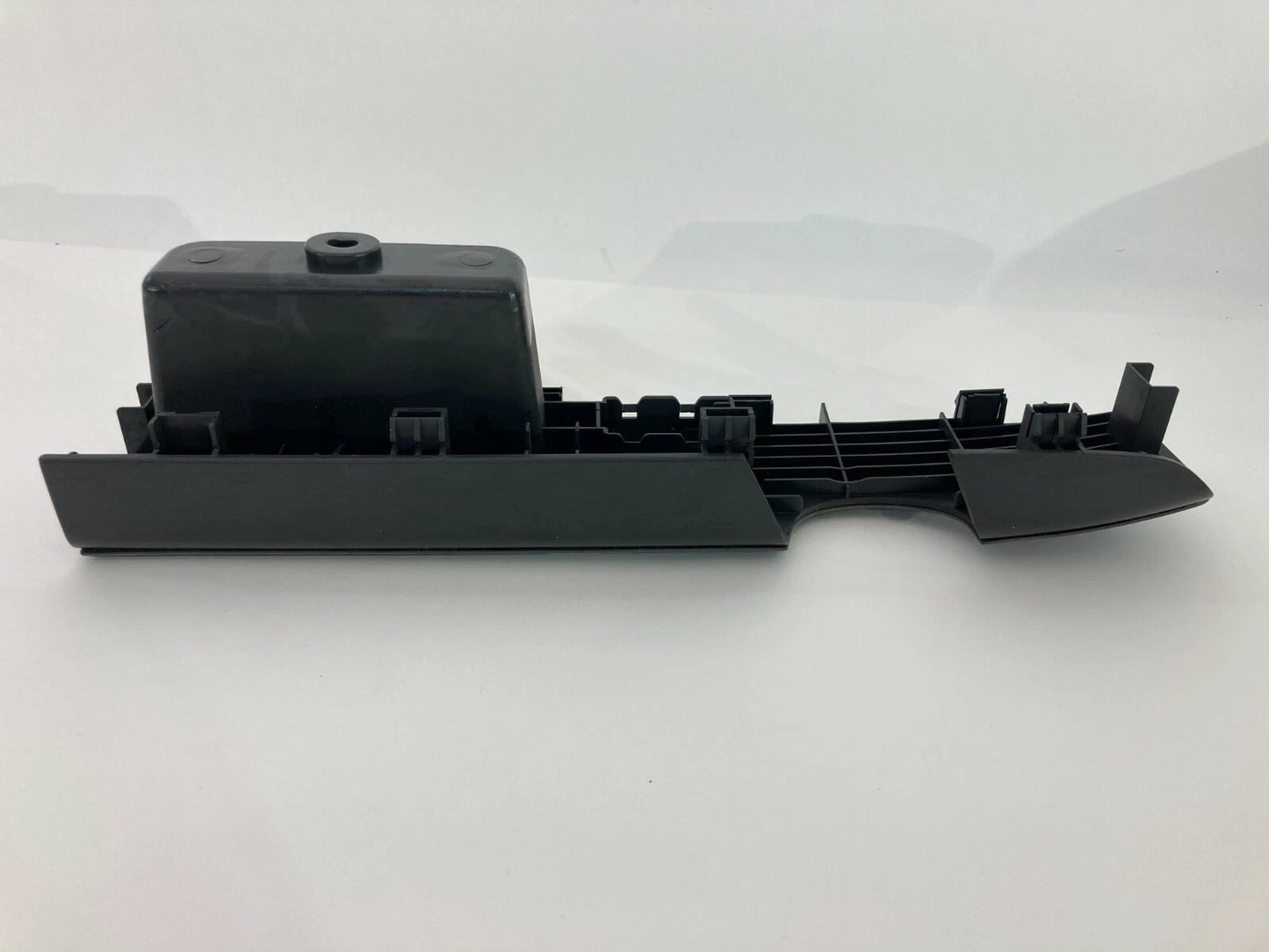03-09 KIA SORENTO FRONT RIGHT SIDE DOOR WINDOW SWITCH BEZEL TRIM 478510-1110 OEM