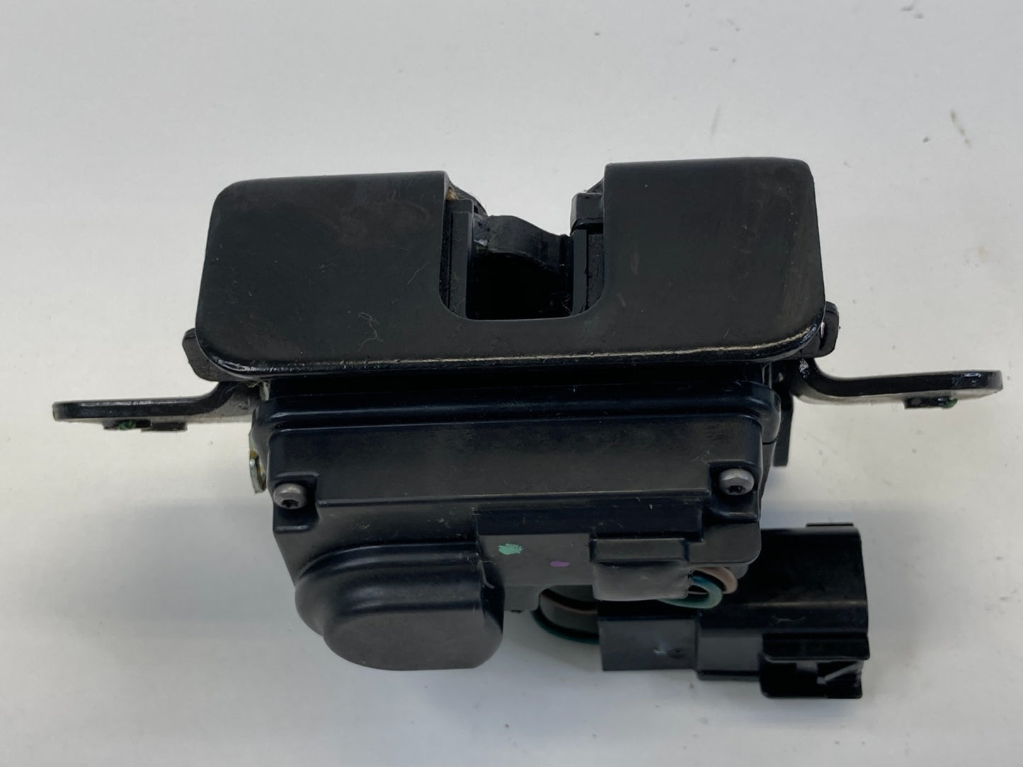 27-17 Chevrolet Equinox Rear Trunk Lid Tailgate Liftgate Lock Latch Actuator