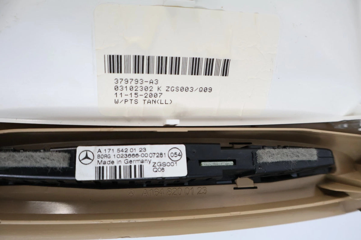 2006-2012 MERCEDES W251 R350 REAR ROOF OVERHEAD DOME LIGHT LAMP W PARKTRONIC OEM
