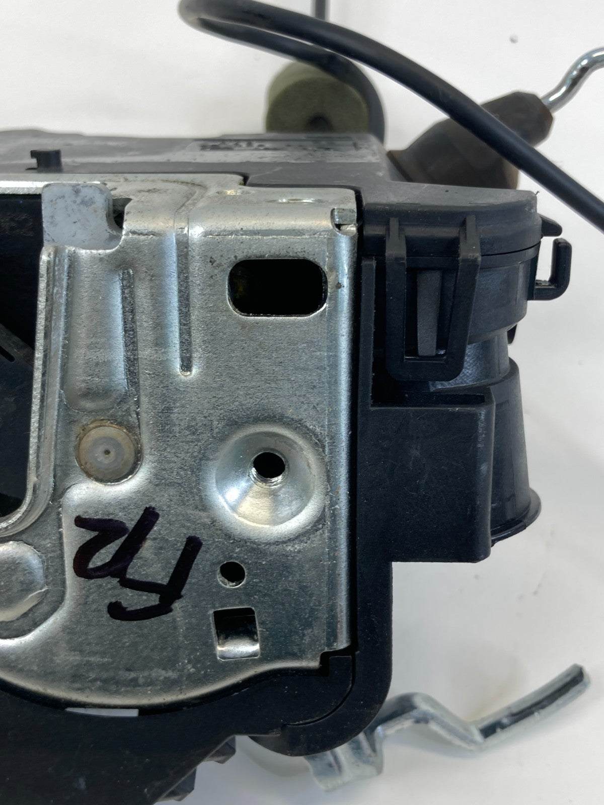 2006 Mercedes-Benz CLS500 Front Right Side Door Lock Latch Actuator Assy OEM