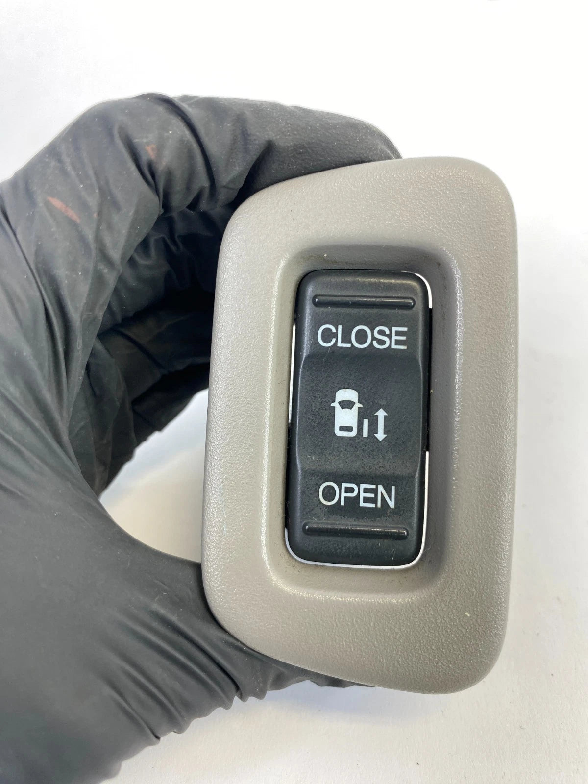 2011-2017 HONDA ODYSSEY REAR RIGHT SLIDING DOOR OPEN CLOSE CONTROL SWITCH