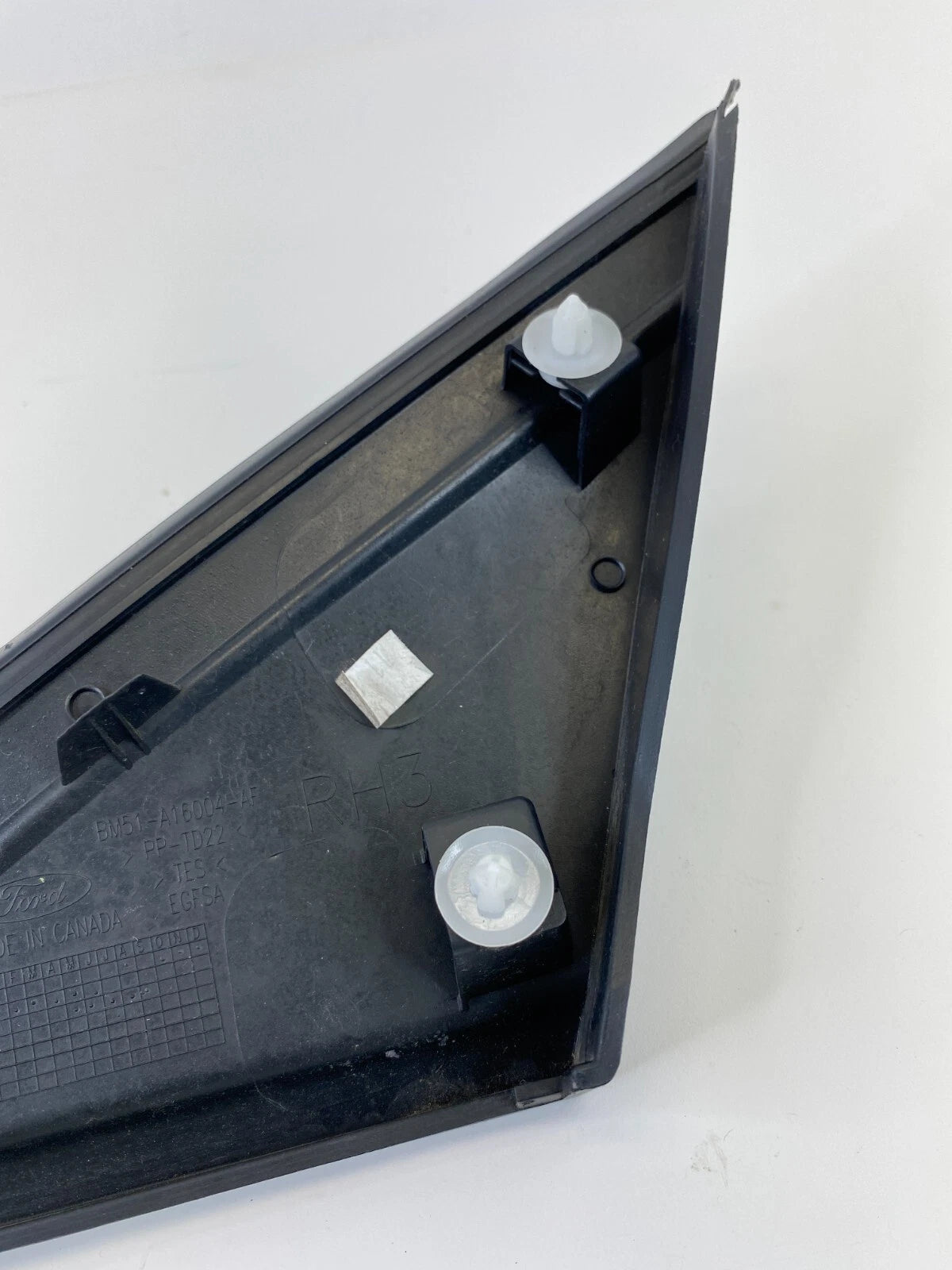 2012-2018 FORD FOCUS FRONT RIGHT FENDER OUTER DOOR CORNER COVER BM51-A16004AF