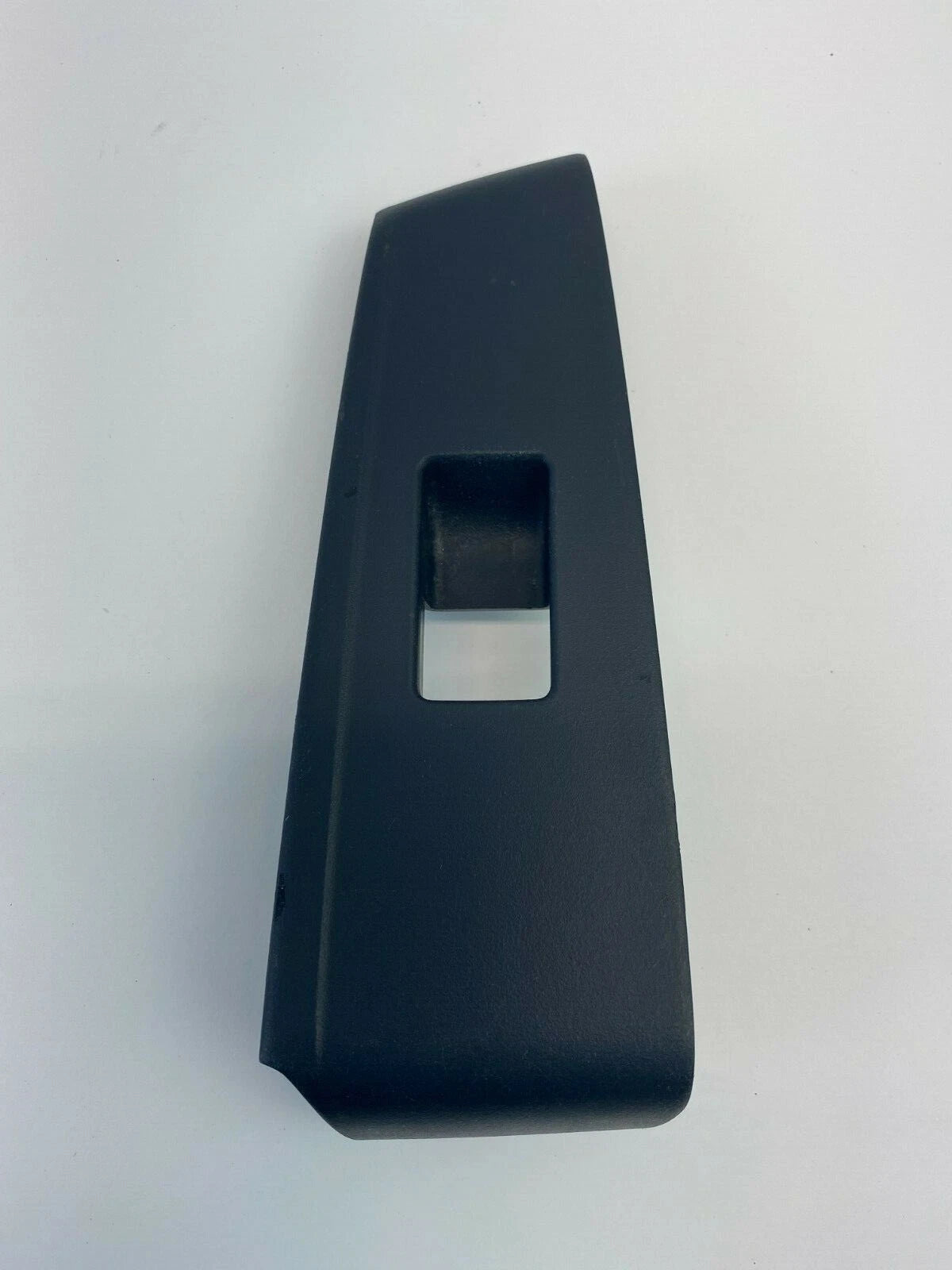 08-12 HONDA ACCORD SDN REAR RIGHT DOOR POWER WINDOW SWITCH BEZEL TRIM 83741-TA0