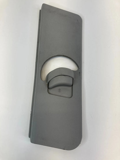 2006-2011 HYUNDAI ACCENT SEDAN FRONT LEFT SEAT BELT ADJUSTER COVER 85833-1E100