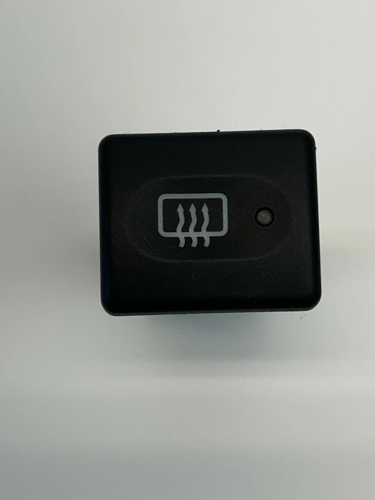 03 04 LAND ROVER DISCOVERY REAR DEFROST HEATED CONTROL SWITCH BUTTON YUG000760PU