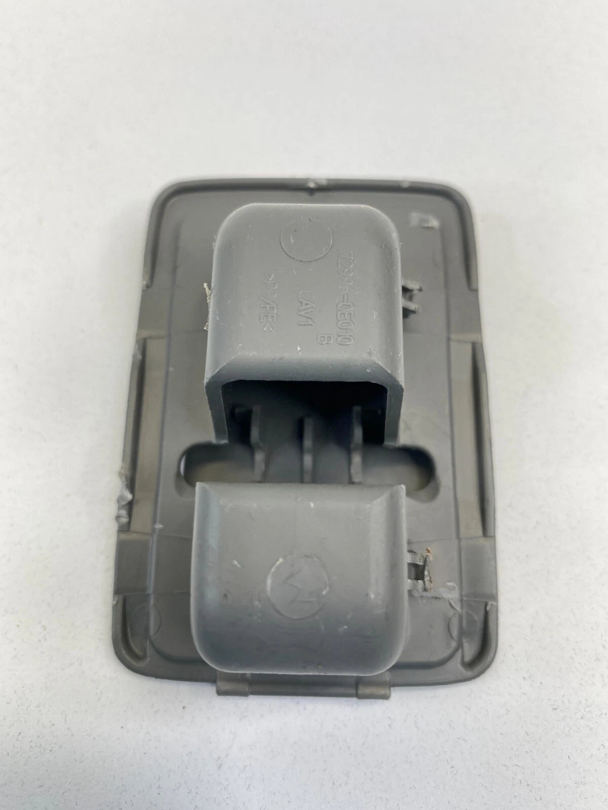 10-16 CADILLAC SRX 04-06 RX330 REAR SEAT BACK CHILD SEAT ANCHOR PLATE TRIM CAP