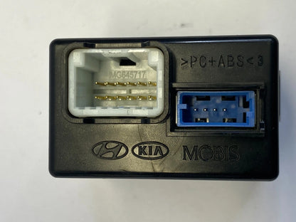 2016-2018 HYUNDAI SANTA FE SPORT AUXILIARY USB AND JACK INPUT SOCKET 96121-2W560