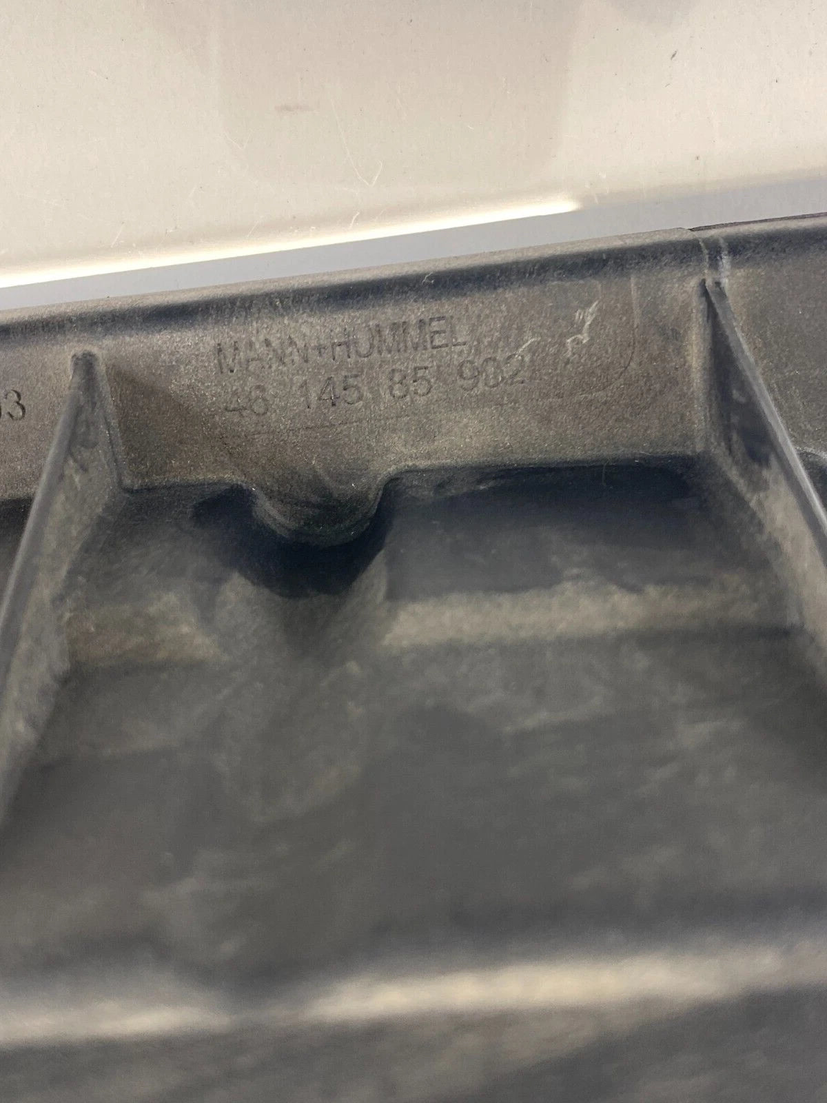 2007 2008 2009 2010 BMW X5 3.0L L6 AT AIR CLEANER FILTER BOX UPPER COVER HOUSING