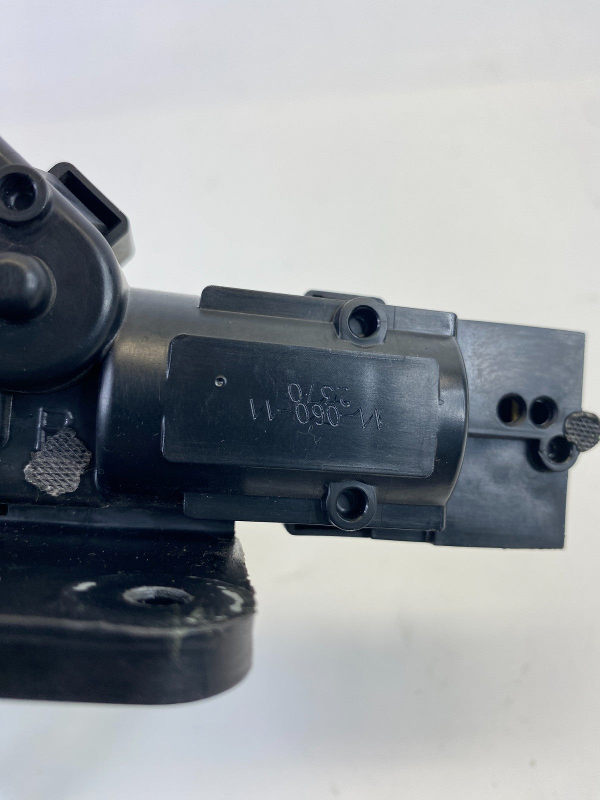 2001-2016 Chrysler Town & Country Rear Right Quarter Handle Power Window