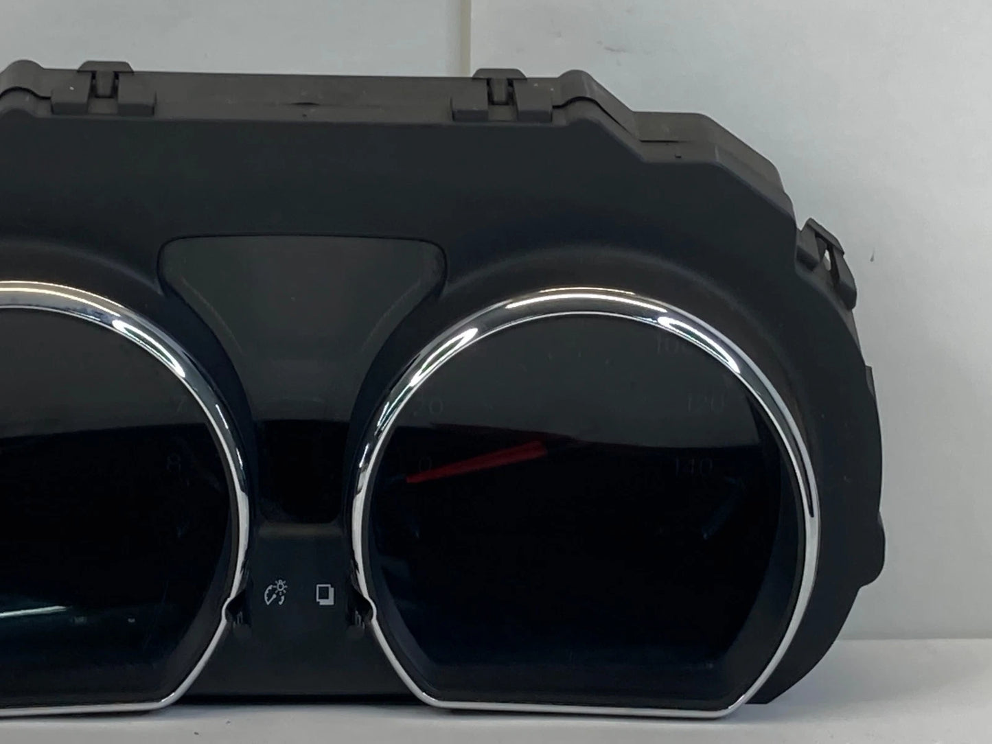 2015-2019 Nissan Versa Dash Instrument Cluster Speedometer Gauges 102.425 Miles